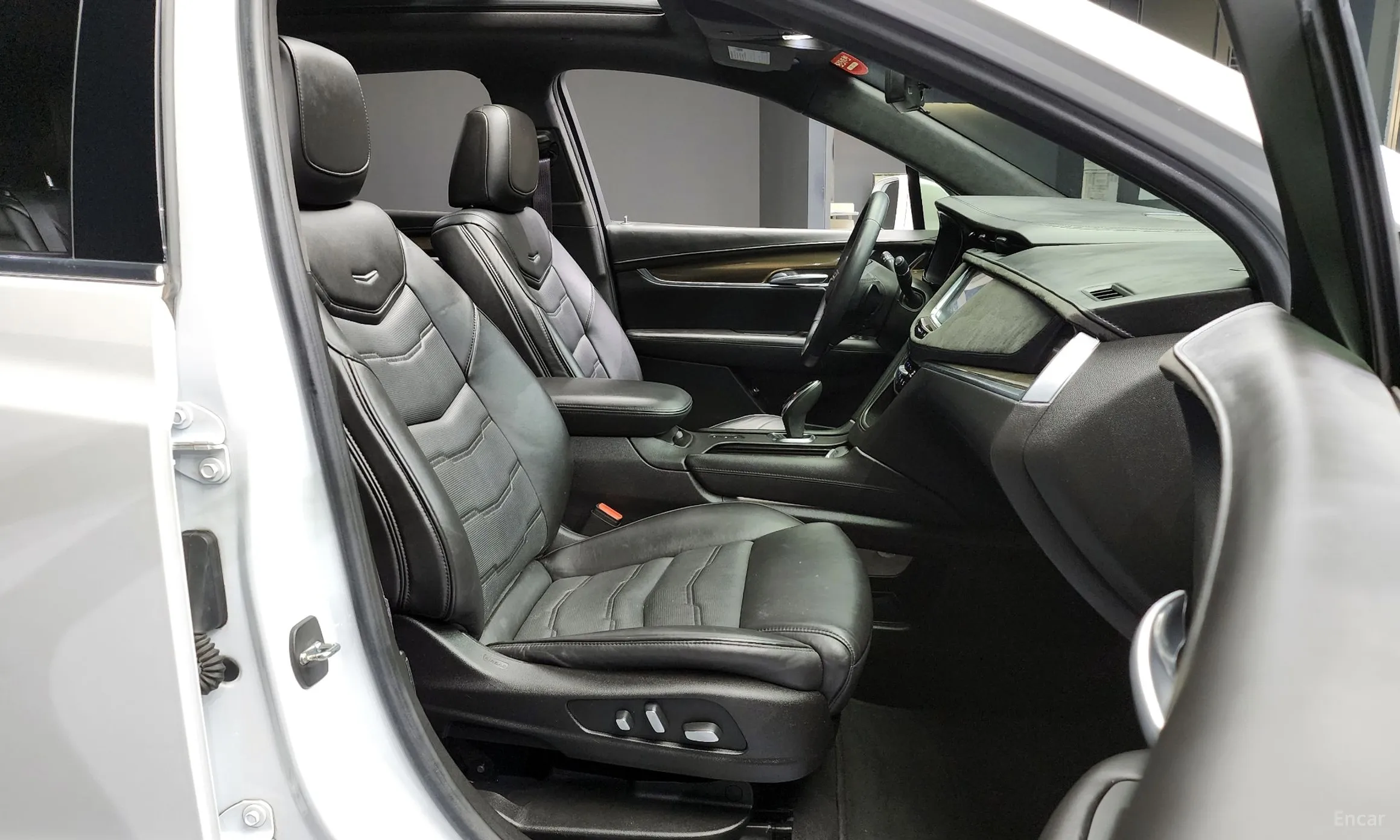 Cadillac XT5 превью 11