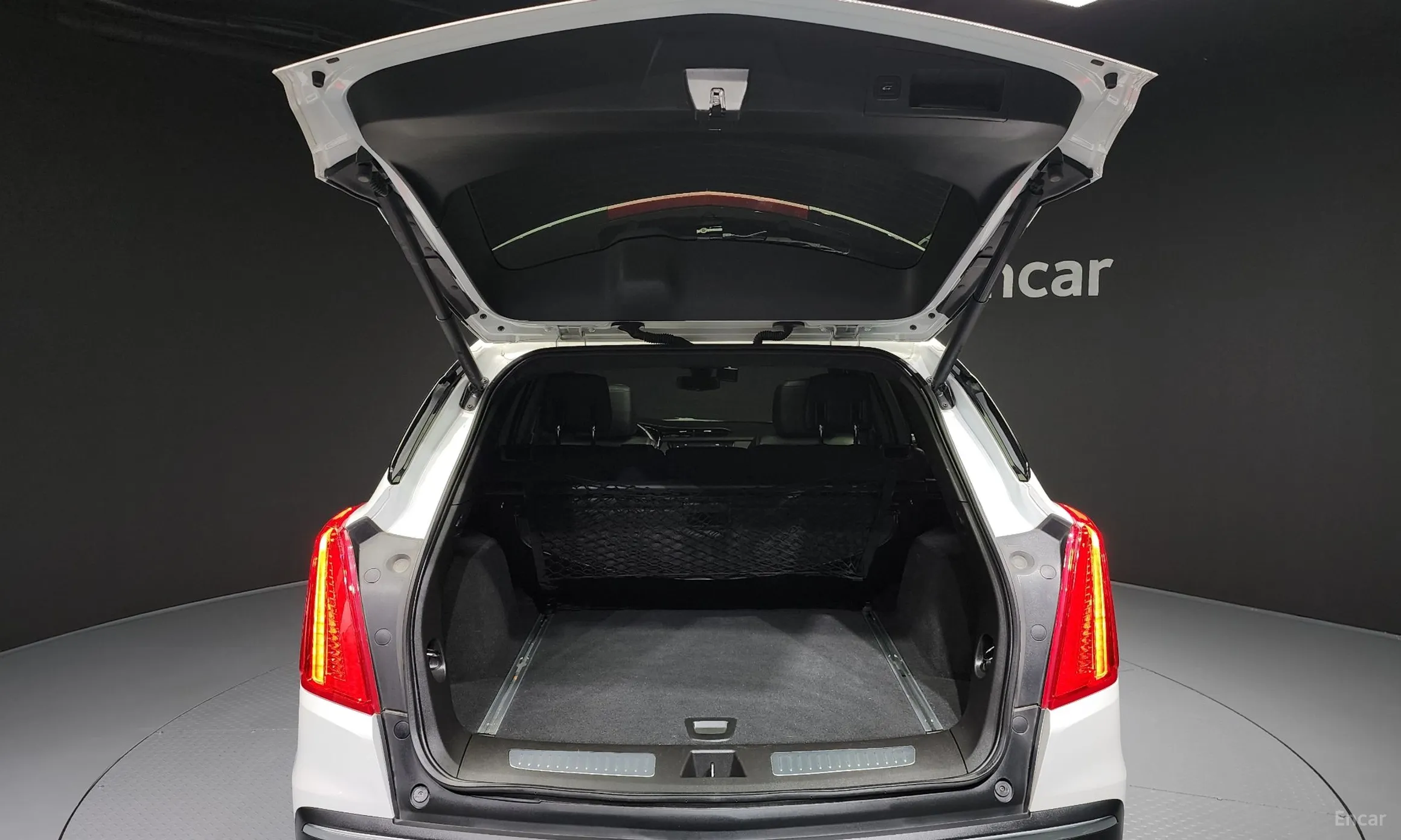 Cadillac XT5 превью 20