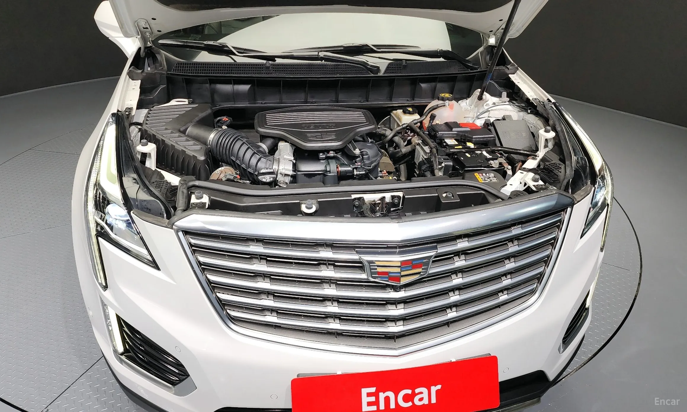 Cadillac XT5 превью 6