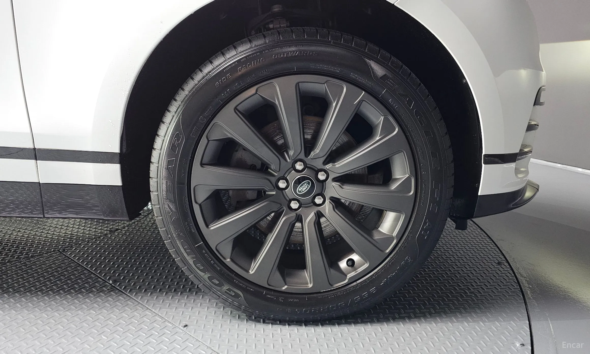 Land Rover Range Rover Bella превью 5