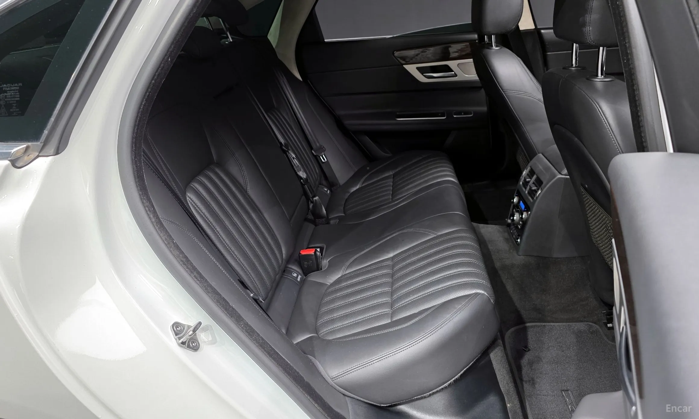 Jaguar XF (x260) превью 12