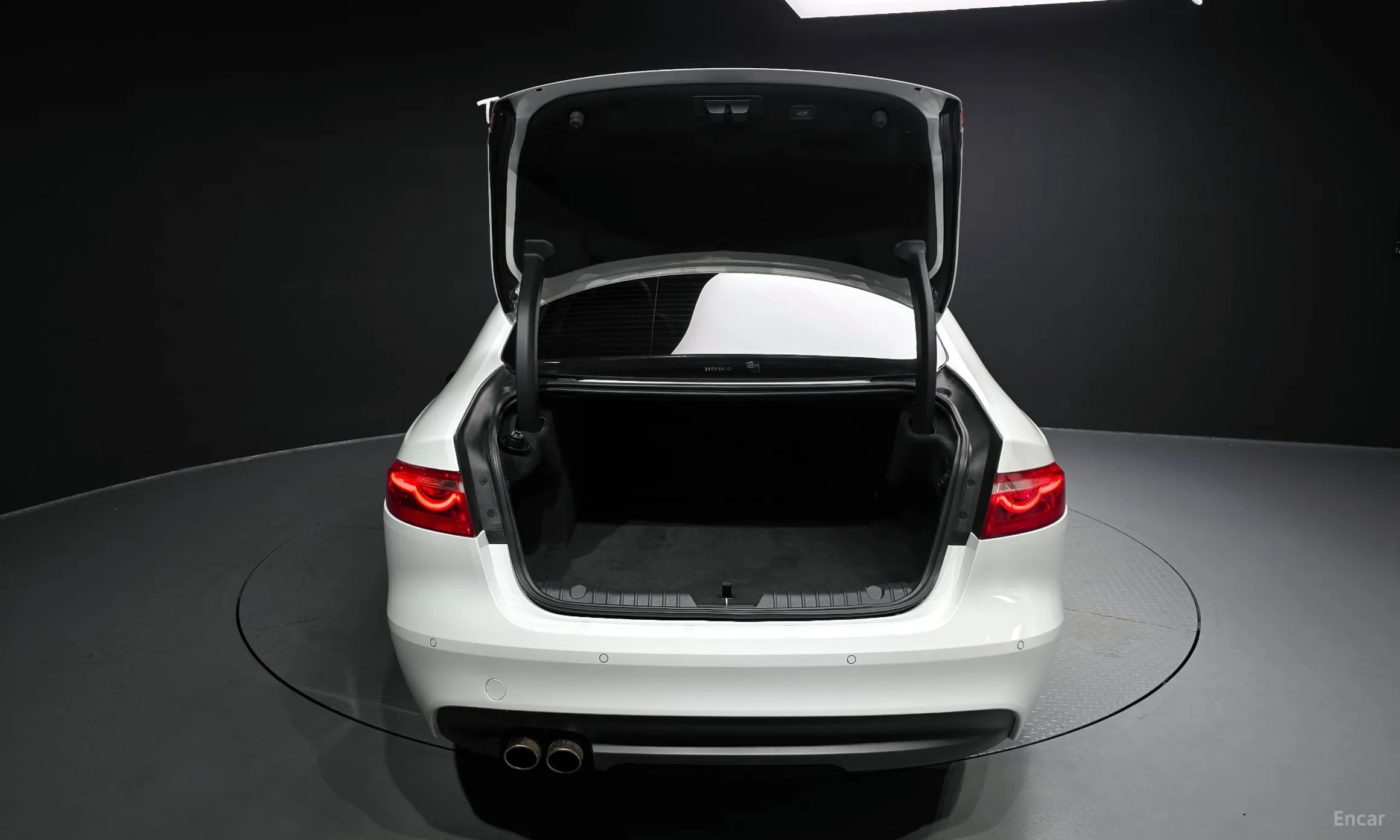 Jaguar XF (x260) превью 20
