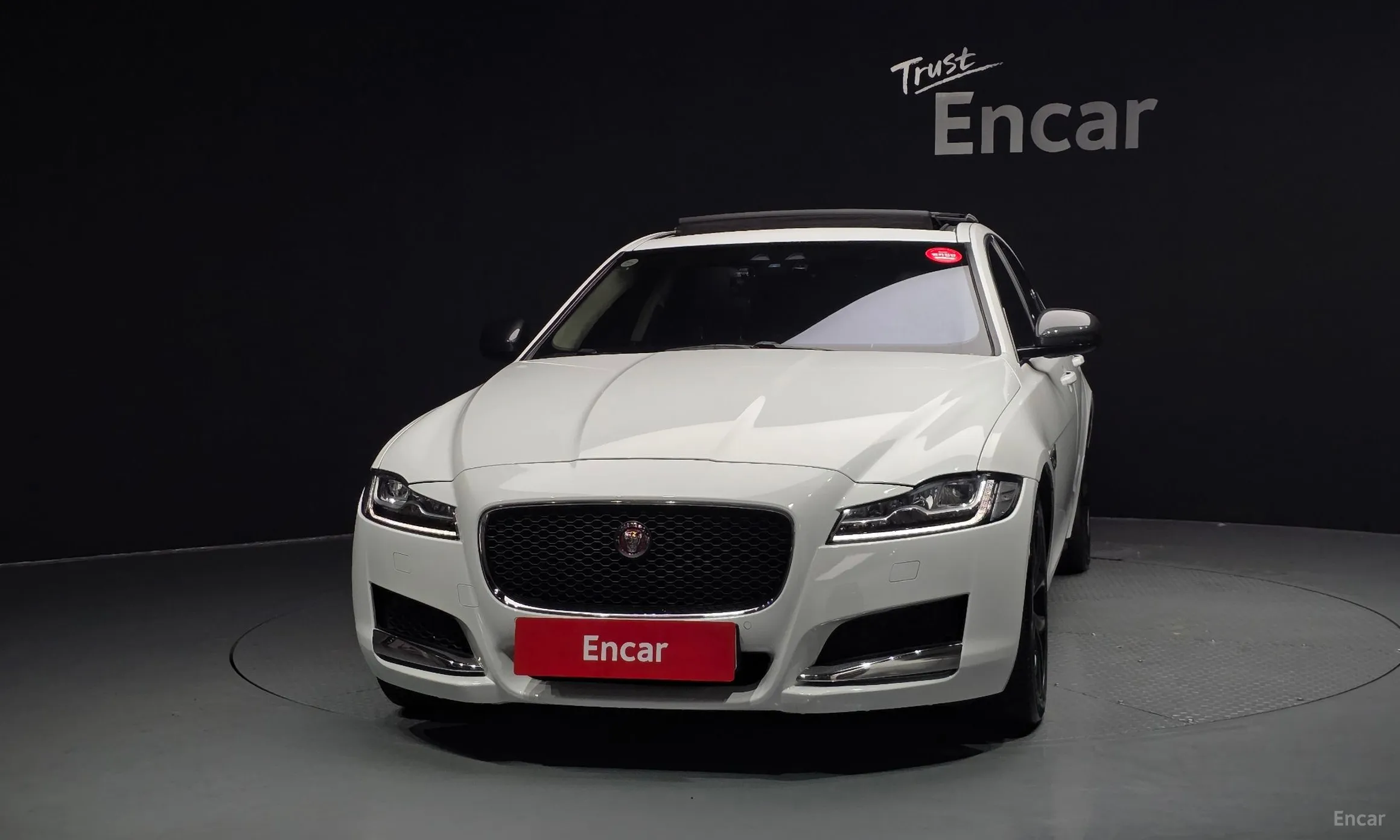 Jaguar XF (x260) превью 3