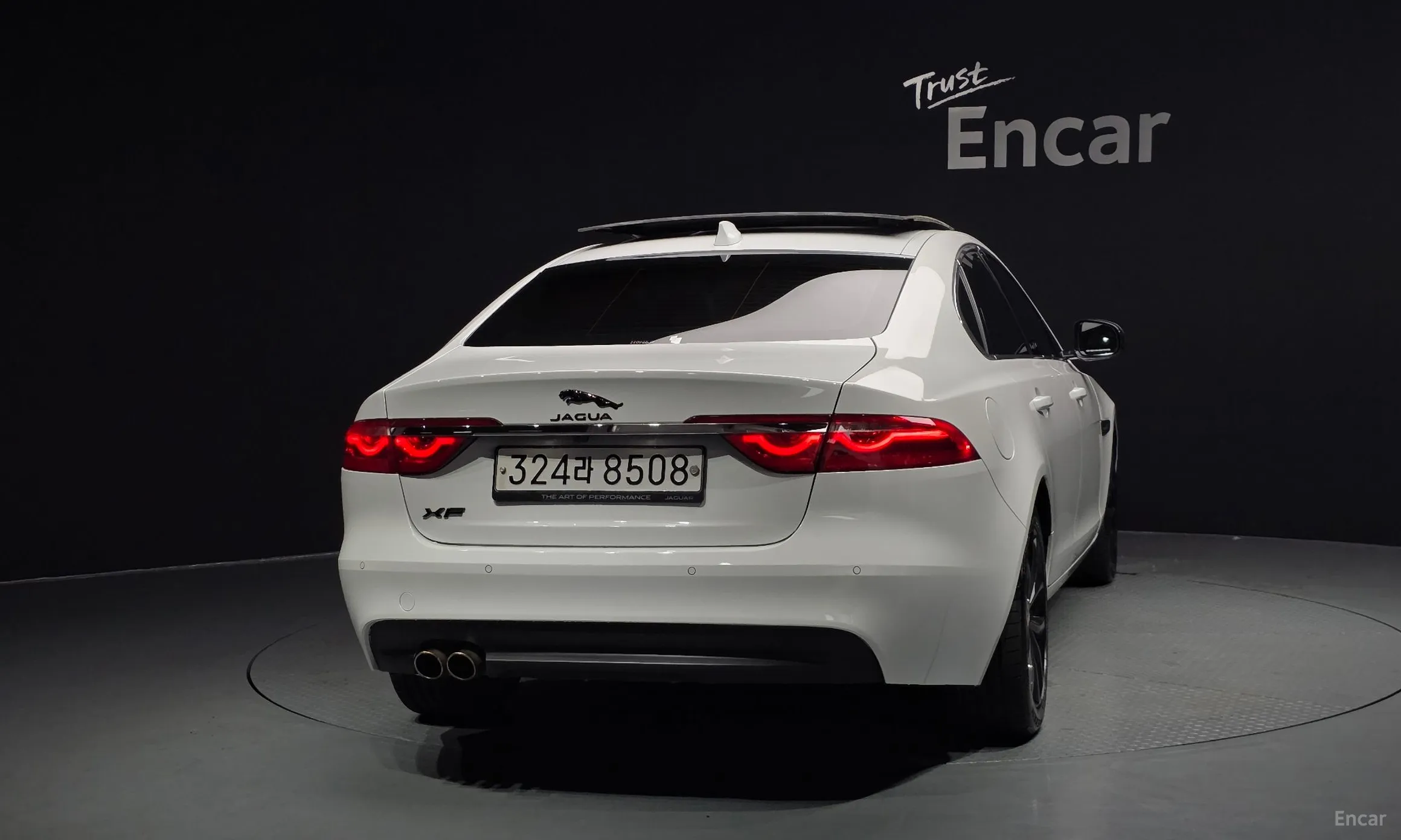 Jaguar XF (x260) превью 4