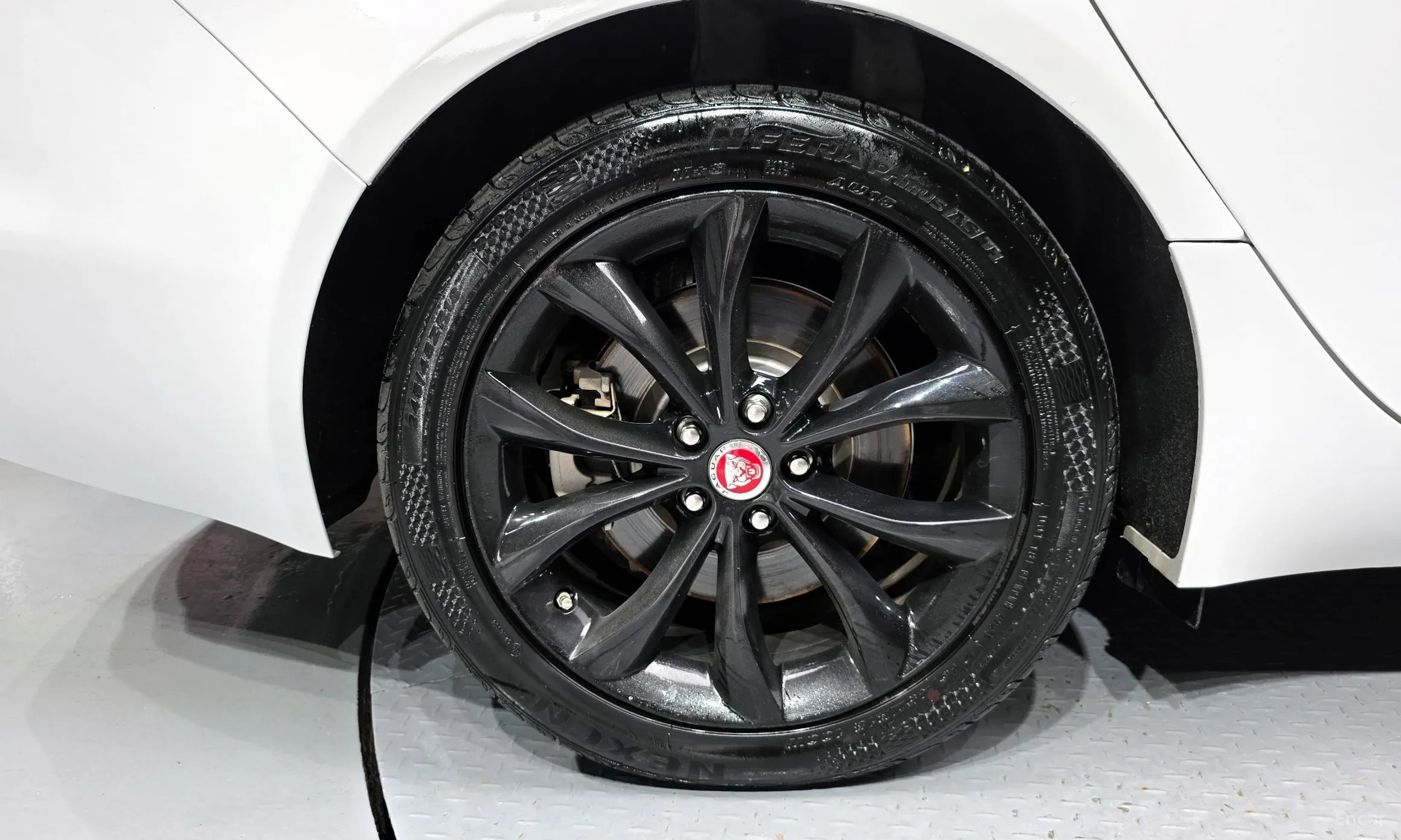 Jaguar XF (x260) превью 5