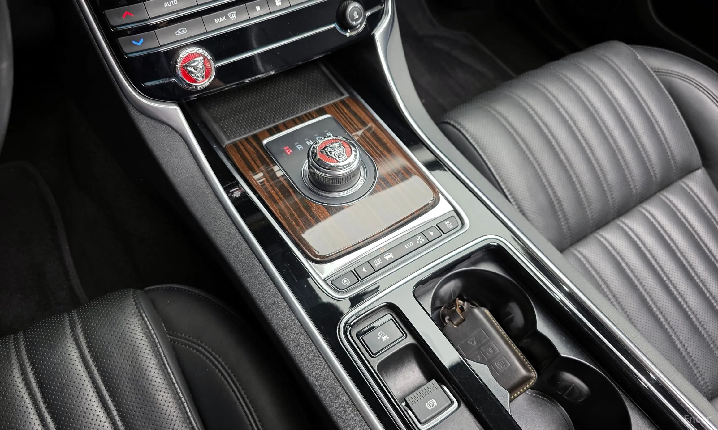 Jaguar XF (x260) превью 9