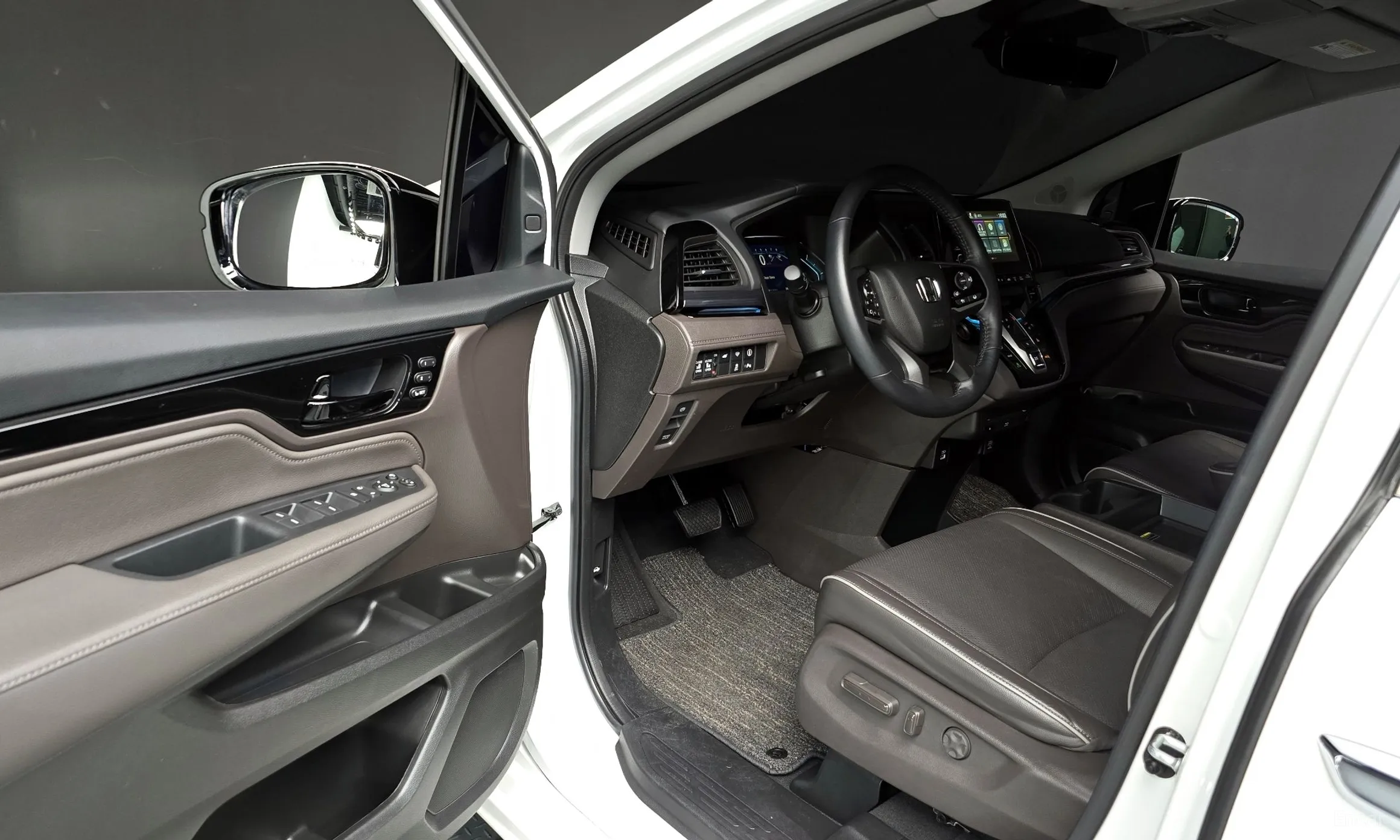 Honda Odyssey превью 11