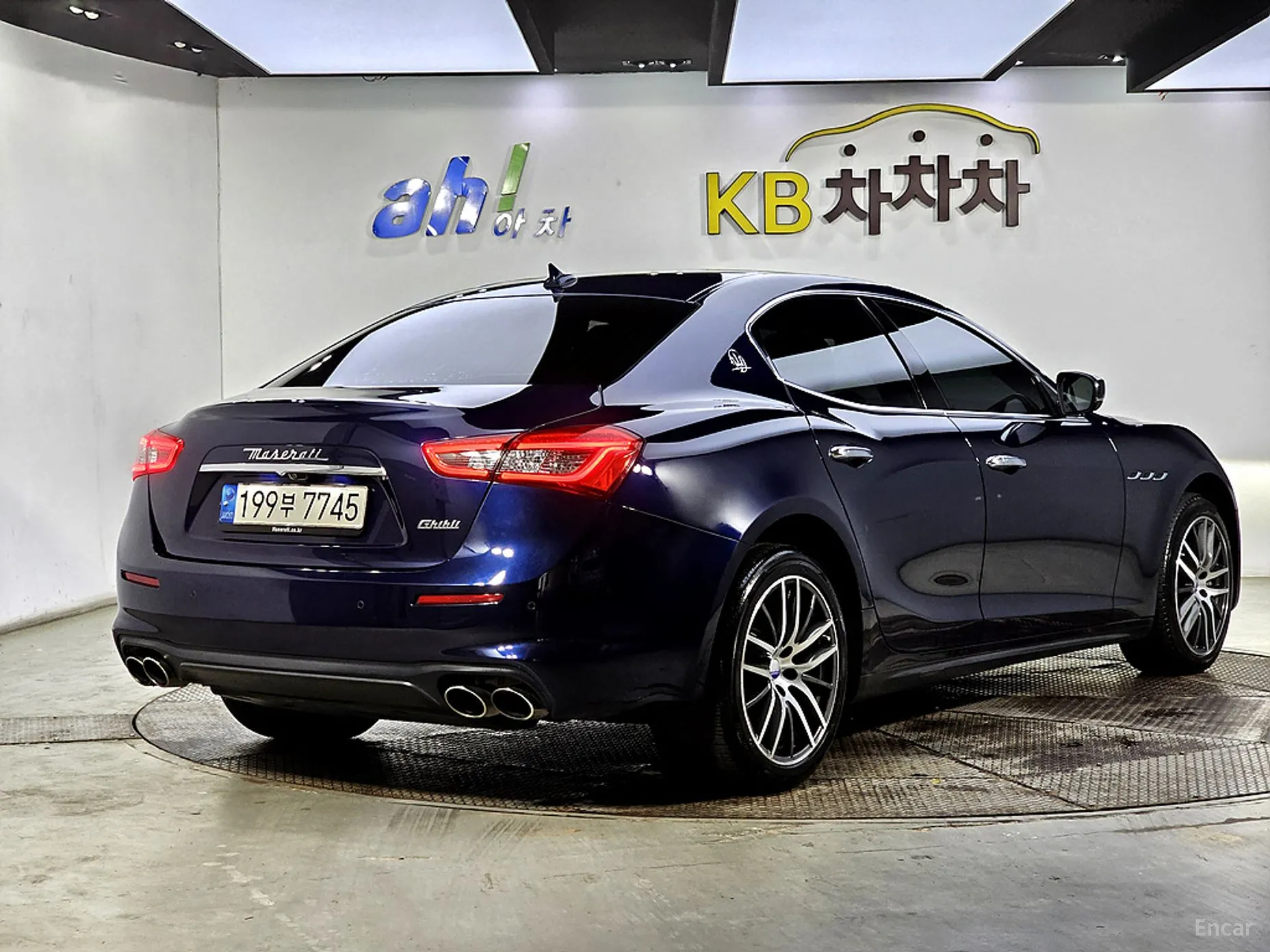 Maserati Ghibli превью 4