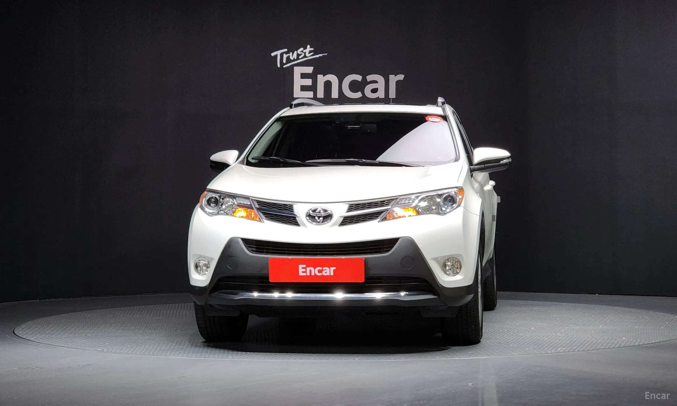 Toyota RAV4 превью 3