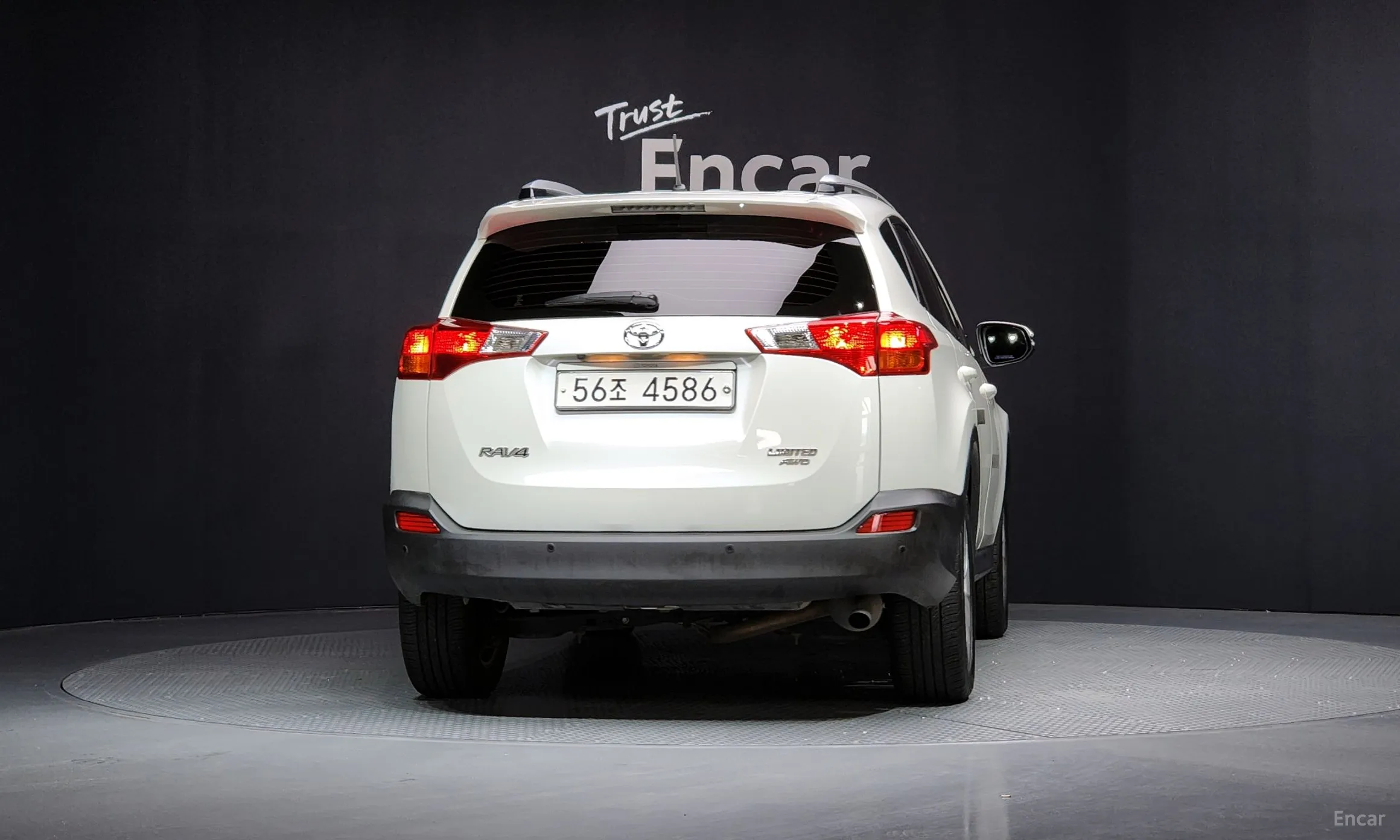 Toyota RAV4 превью 4
