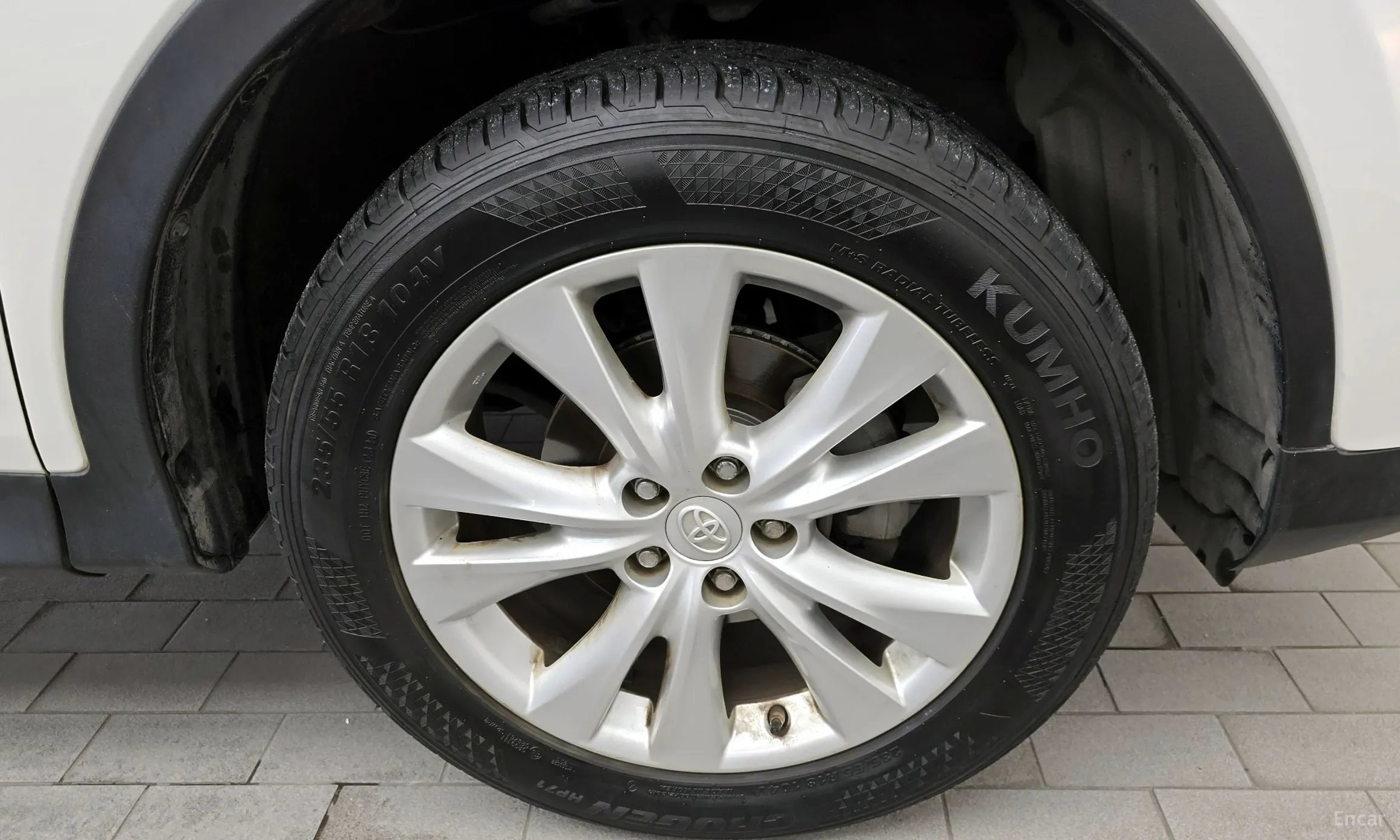 Toyota RAV4 превью 5