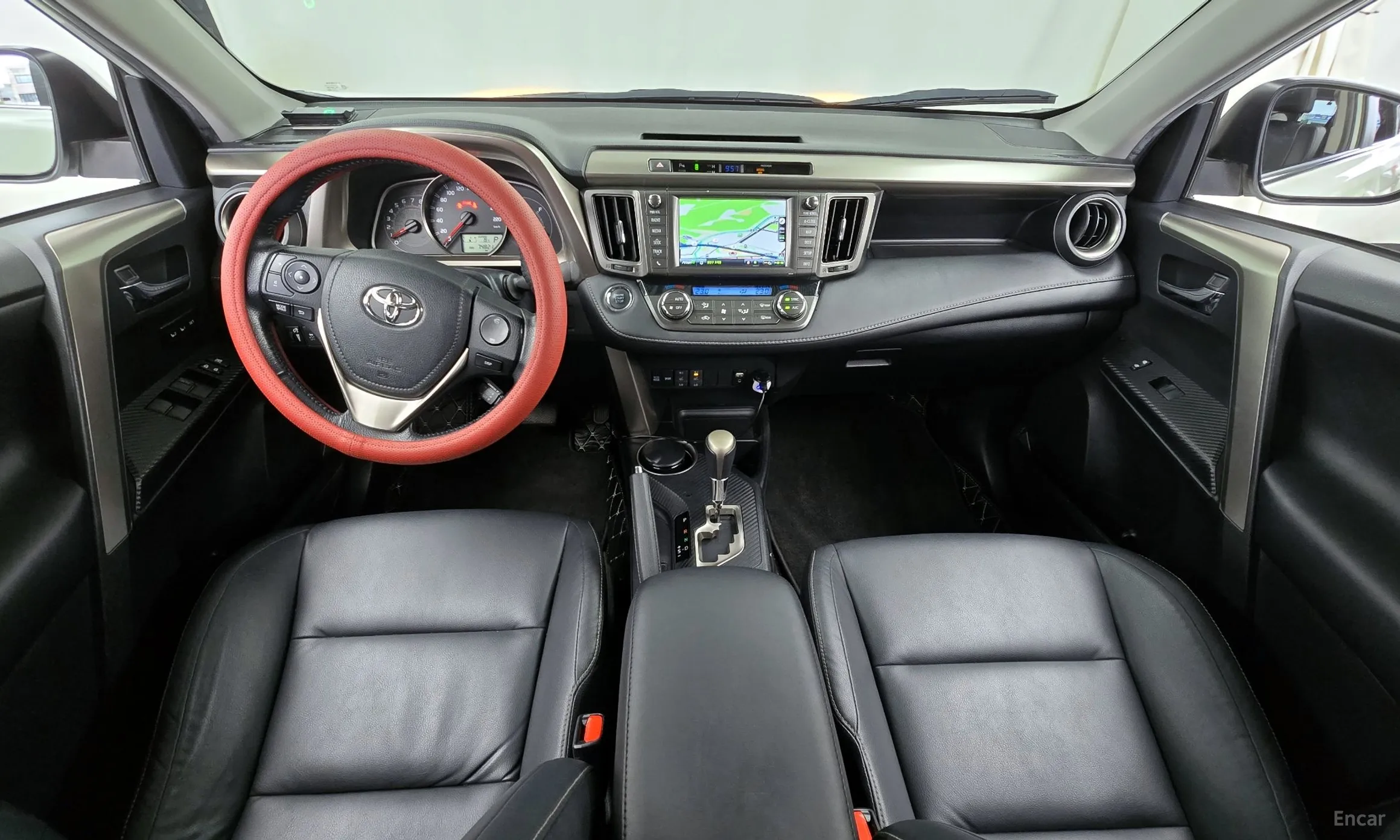 Toyota RAV4 превью 7