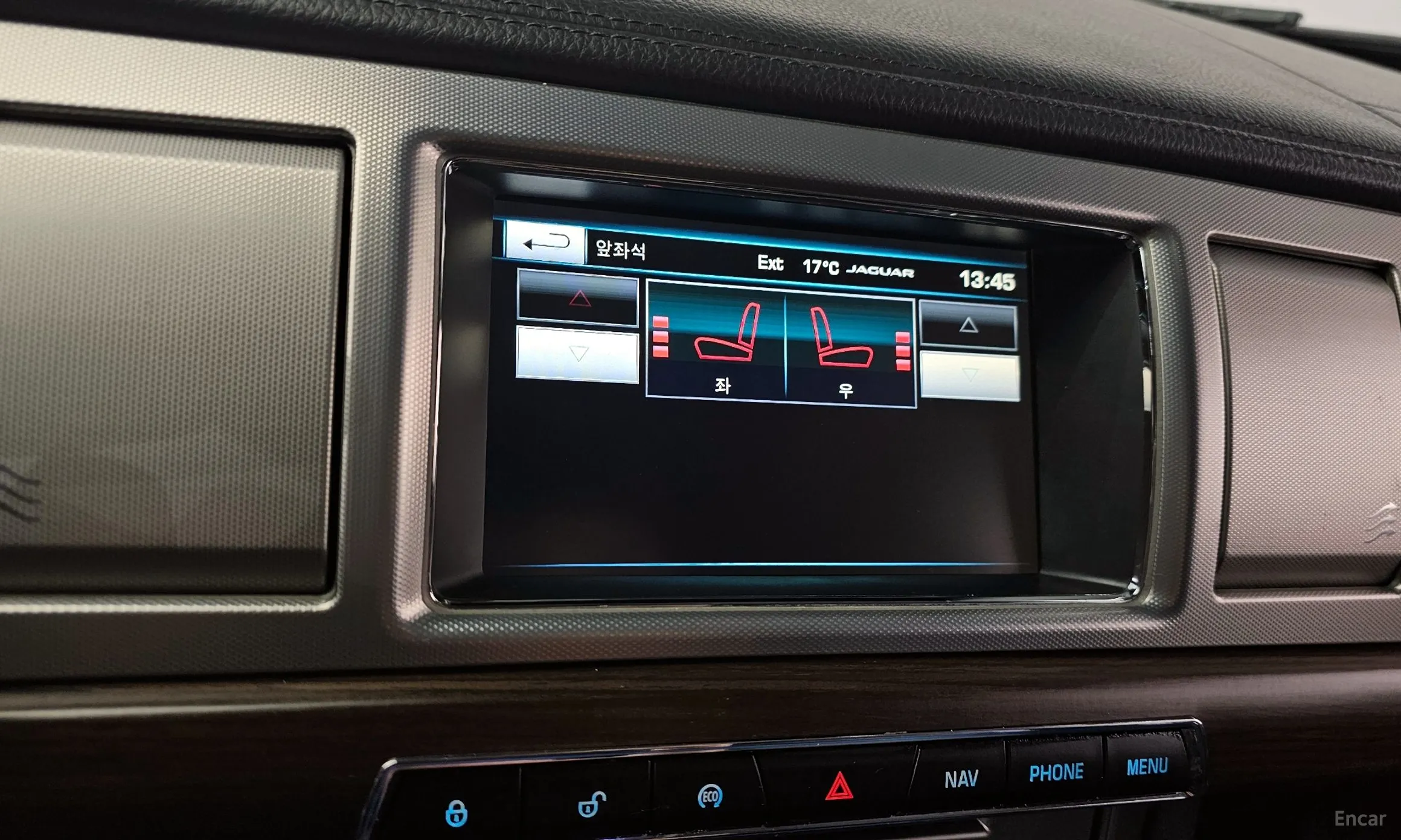 Jaguar New XF превью 16