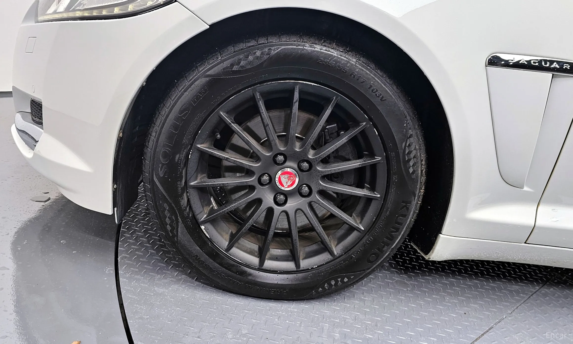 Jaguar New XF превью 5