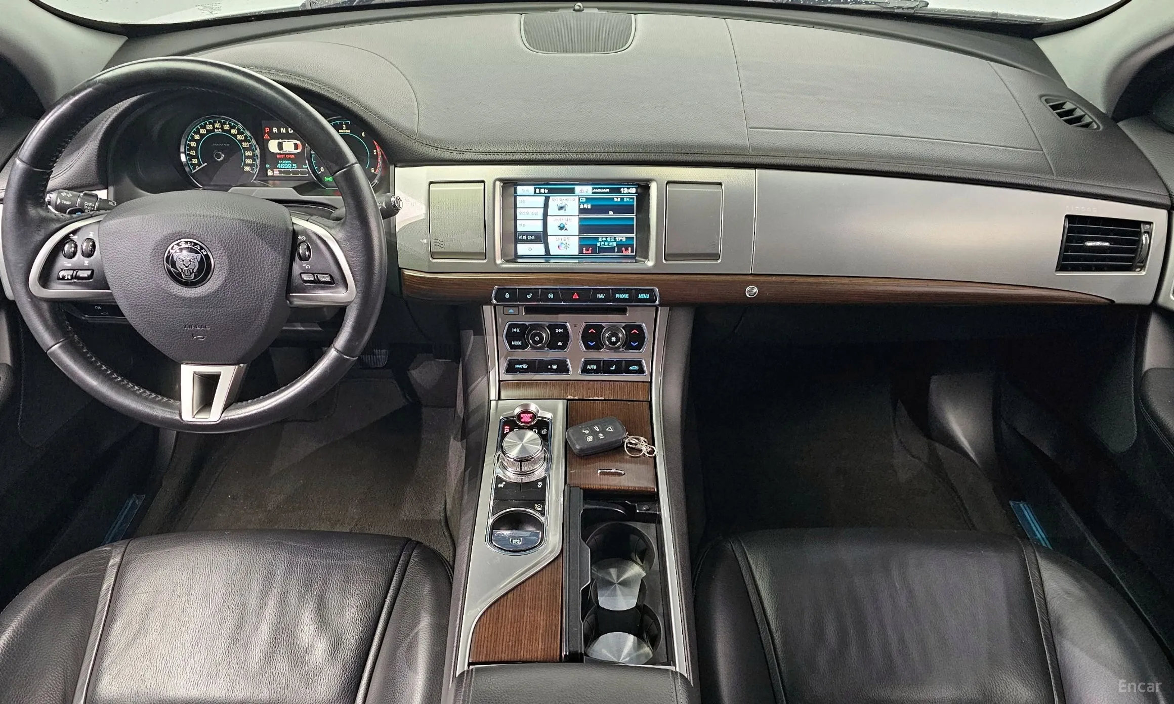 Jaguar New XF превью 7