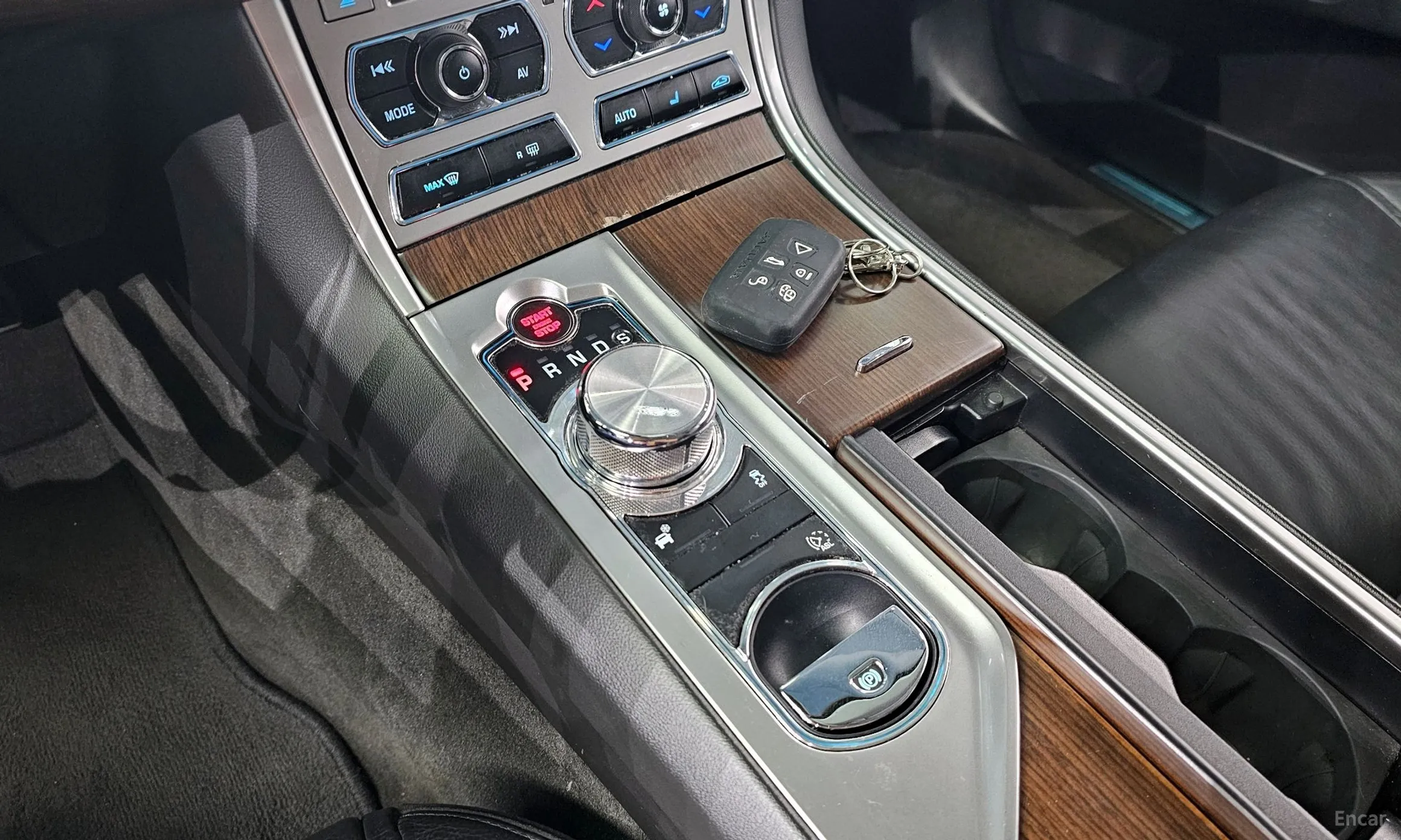 Jaguar New XF превью 9