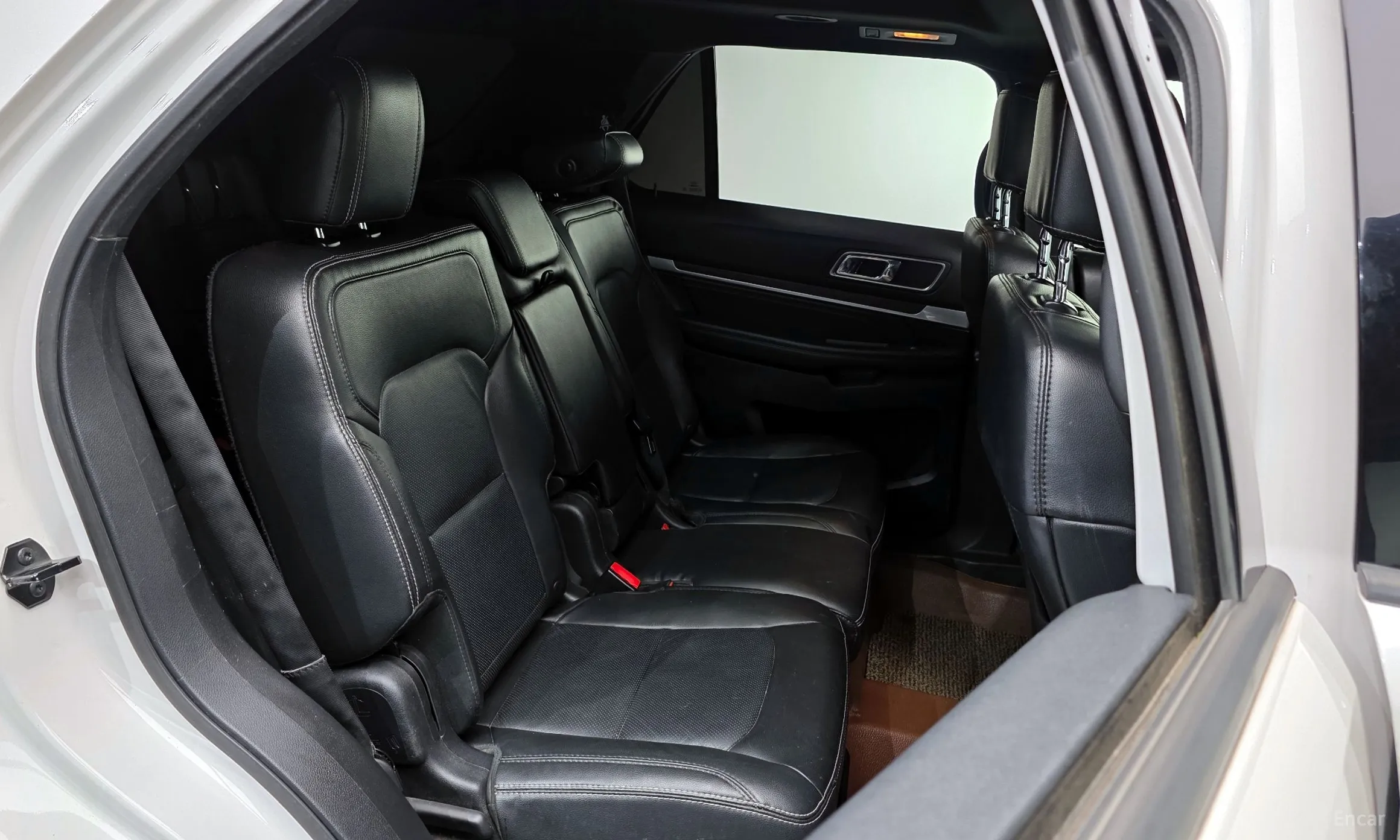 Ford Explorer превью 12