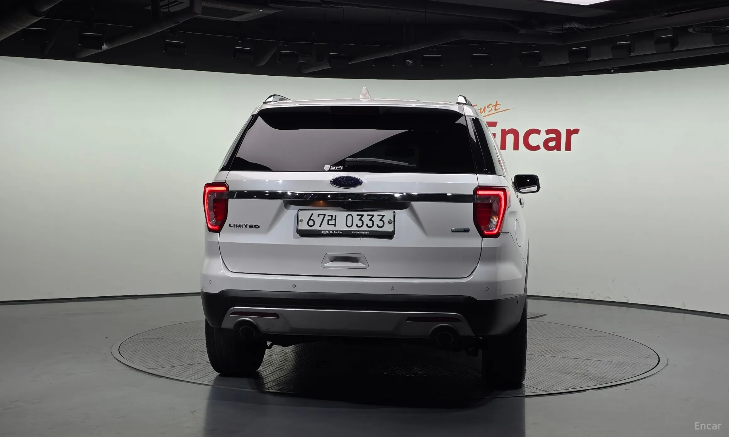 Ford Explorer превью 4