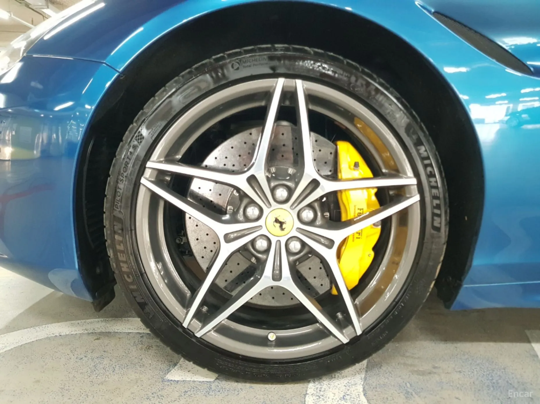 Ferrari California превью 18