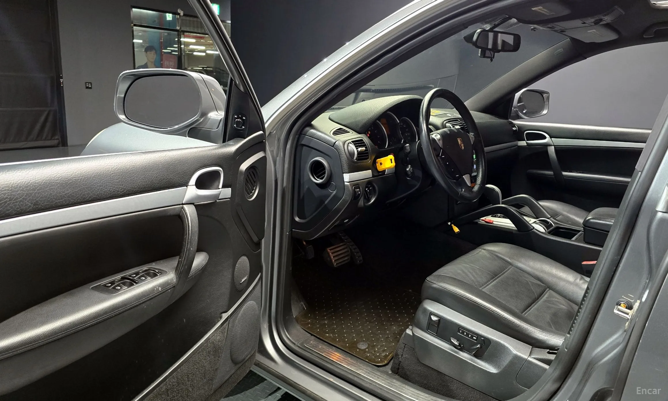 Porsche Cayenne превью 10