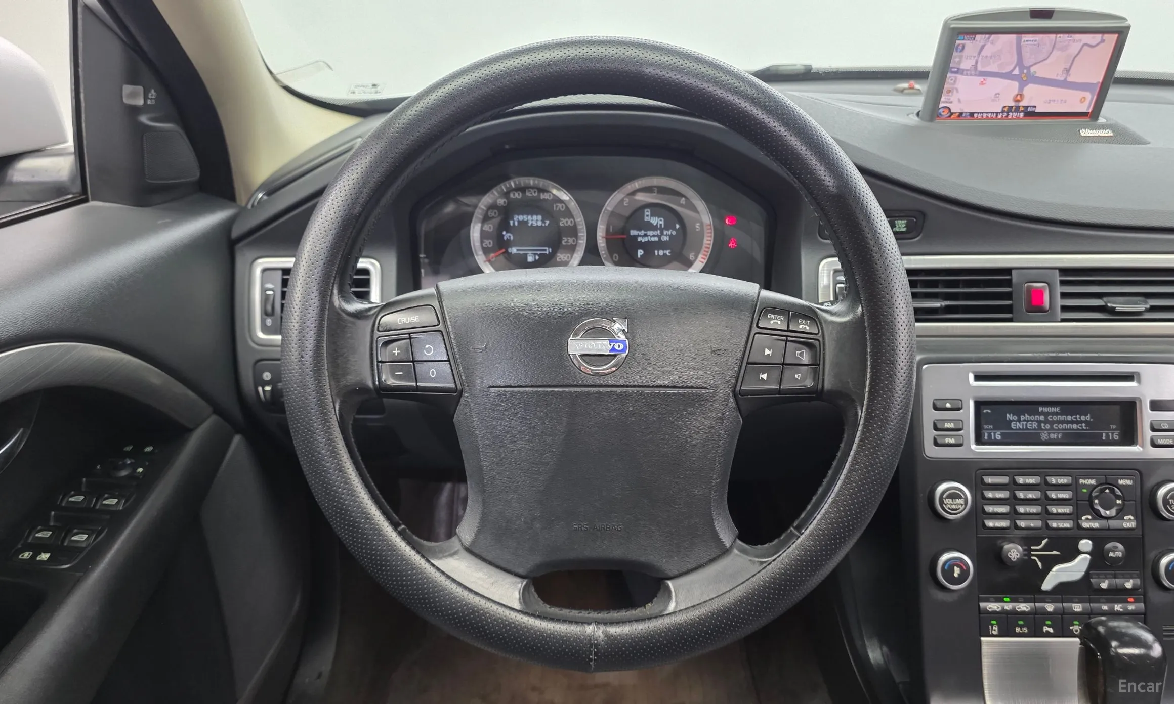 Volvo XC70 превью 14