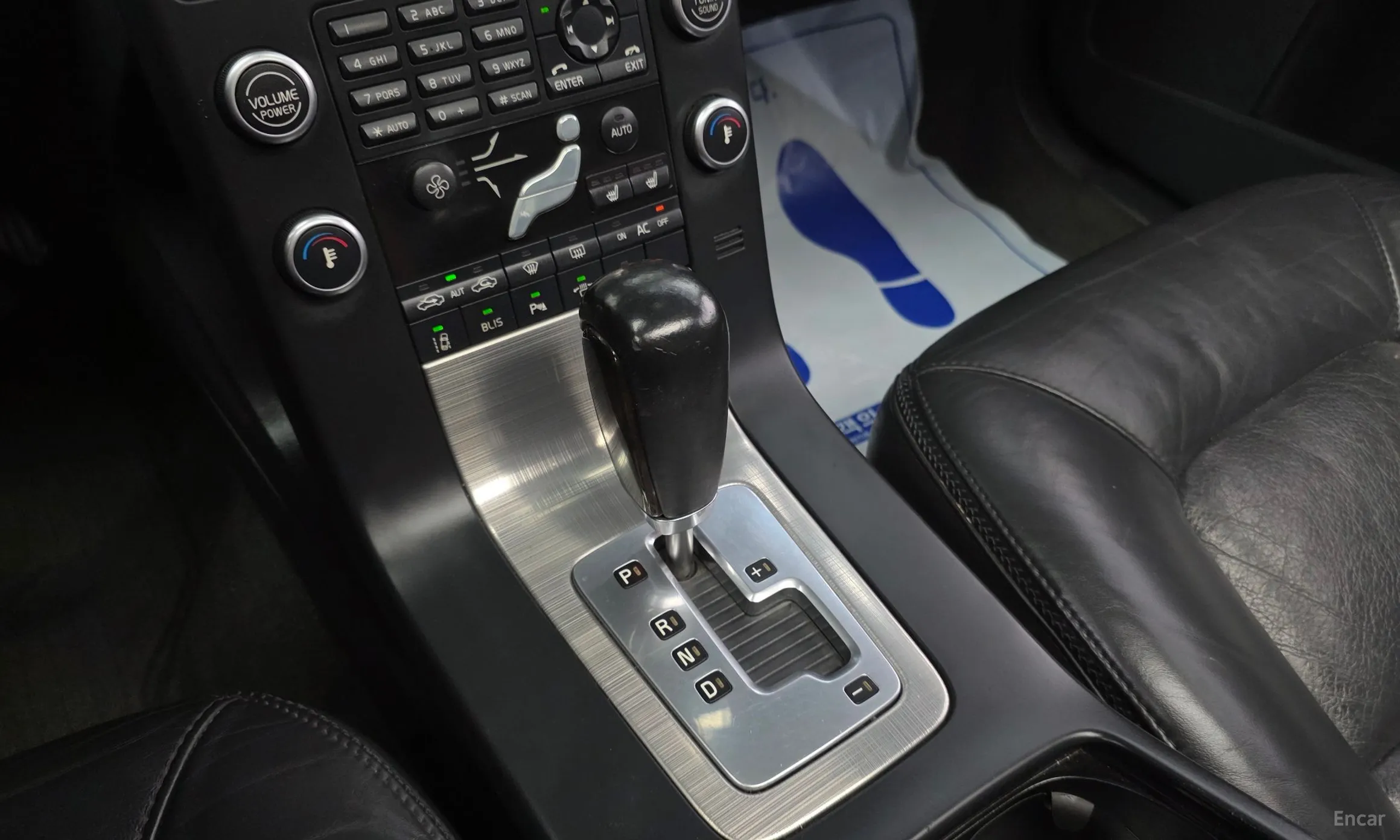 Volvo XC70 превью 9