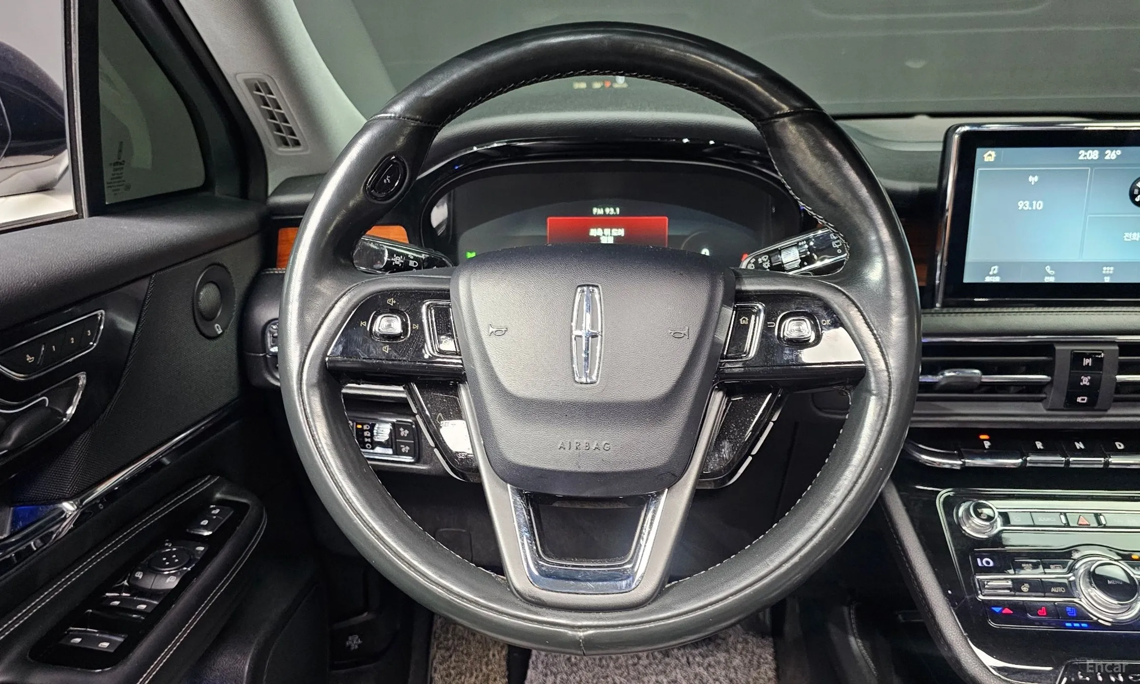 Lincoln Corsair превью 13