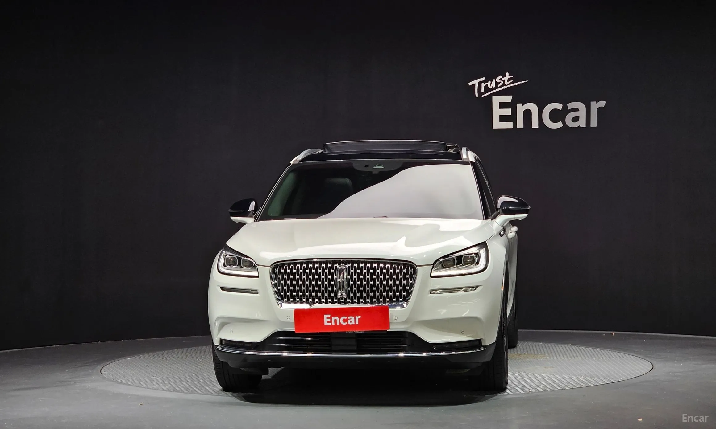 Lincoln Corsair превью 3