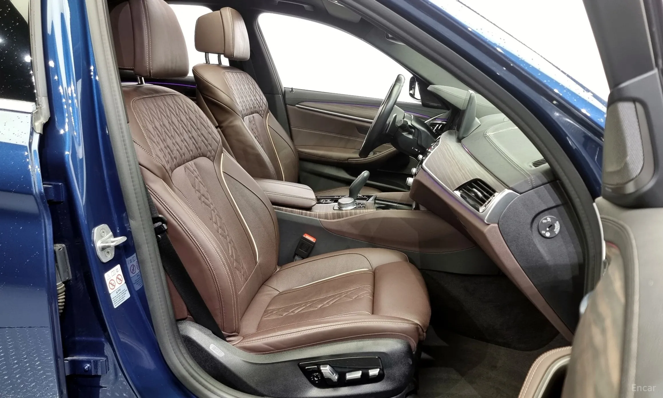 BMW 5 Series (G30) превью 11