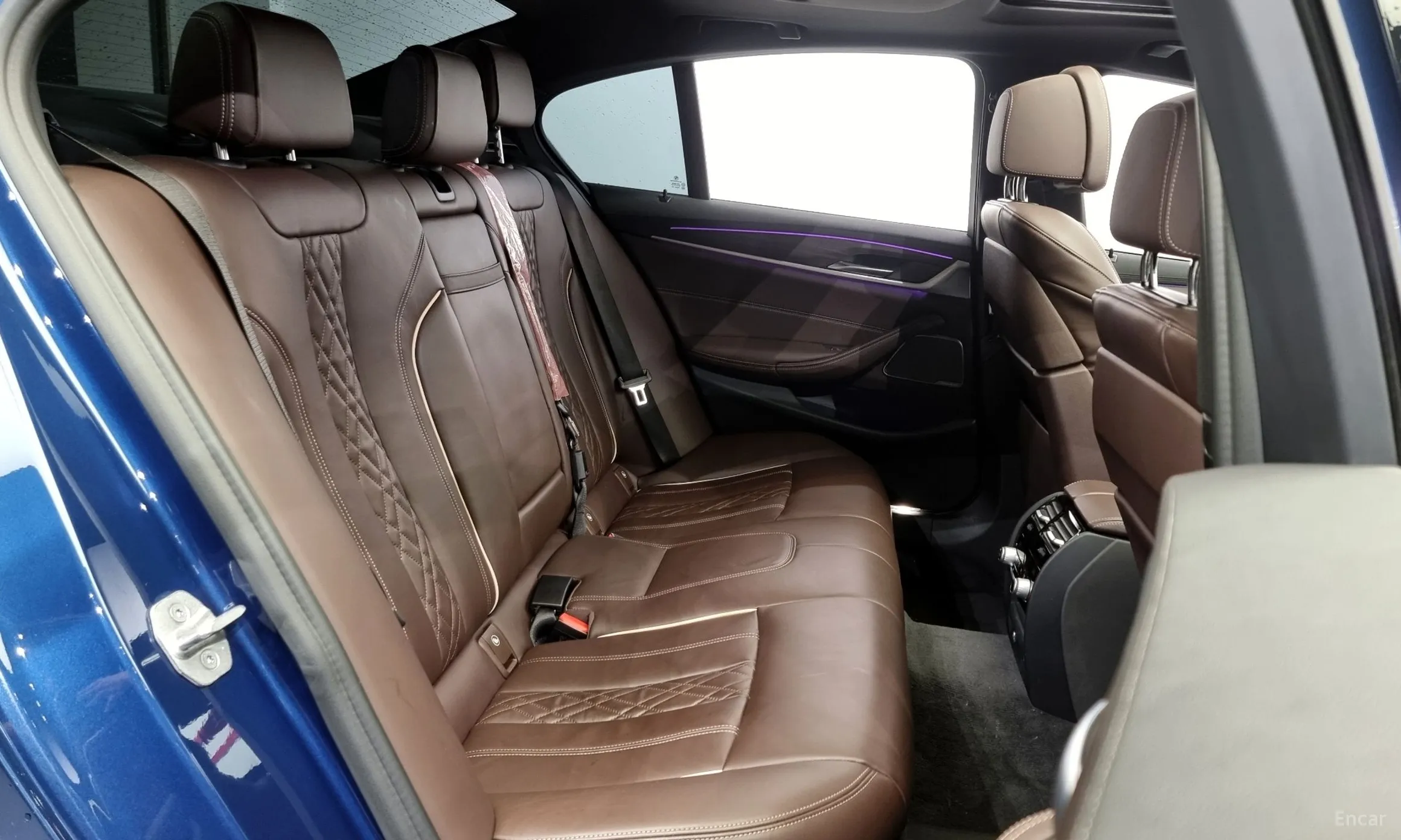 BMW 5 Series (G30) превью 12