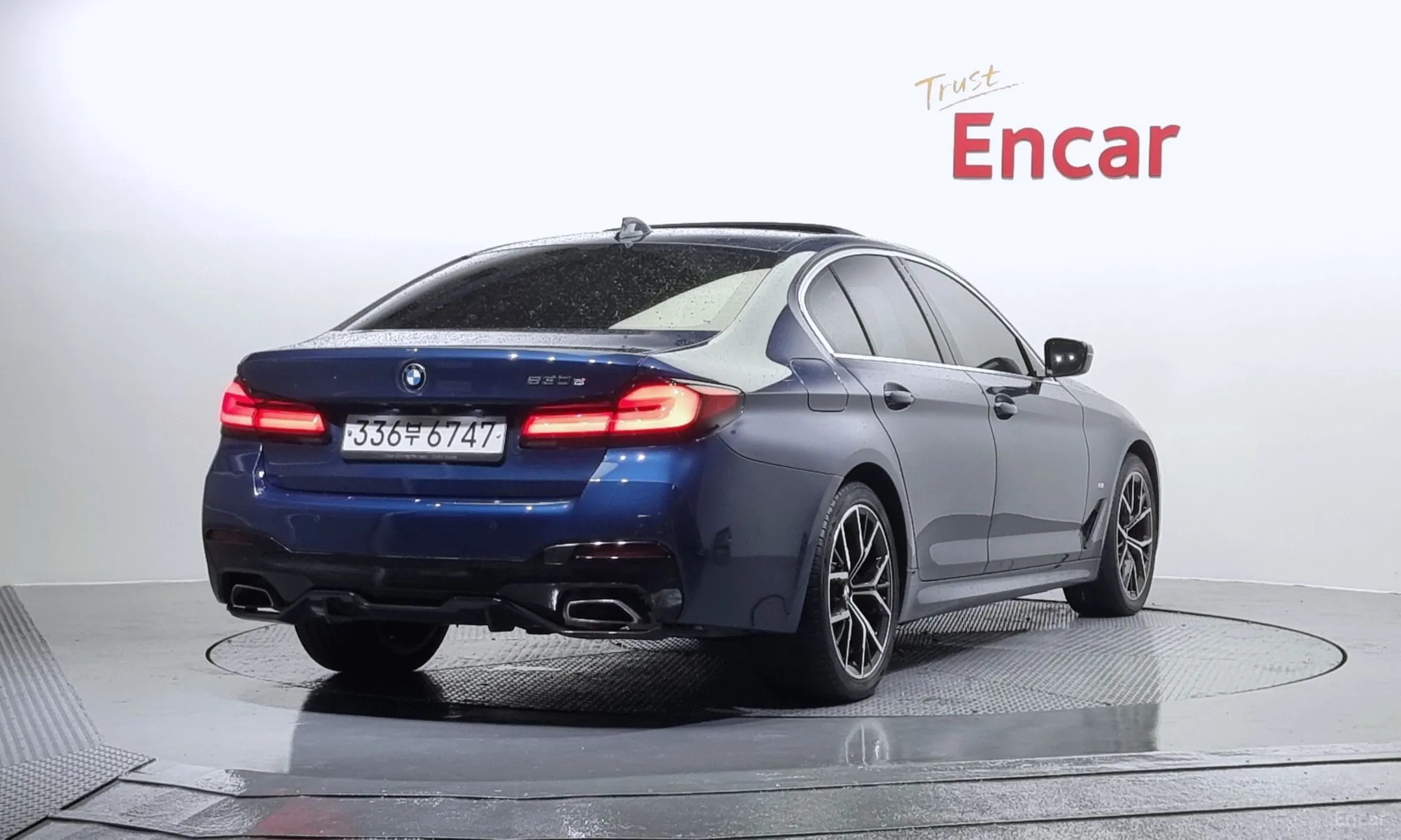 BMW 5 Series (G30) превью 2