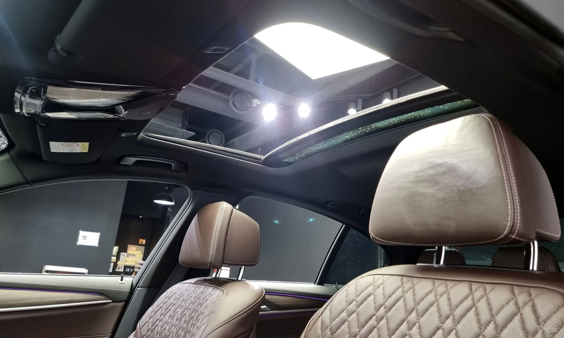 BMW 5 Series (G30) превью 18