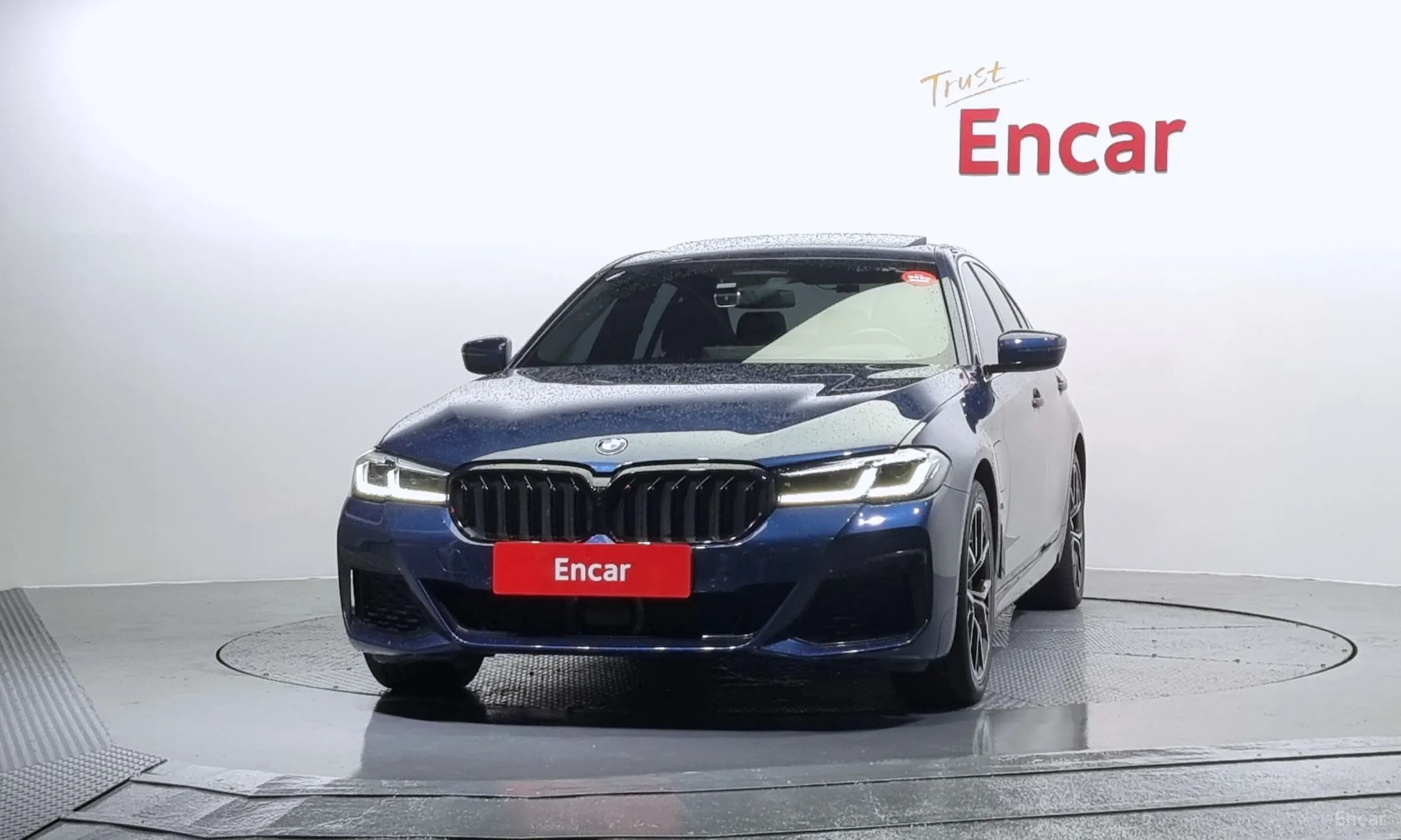 BMW 5 Series (G30) превью 3