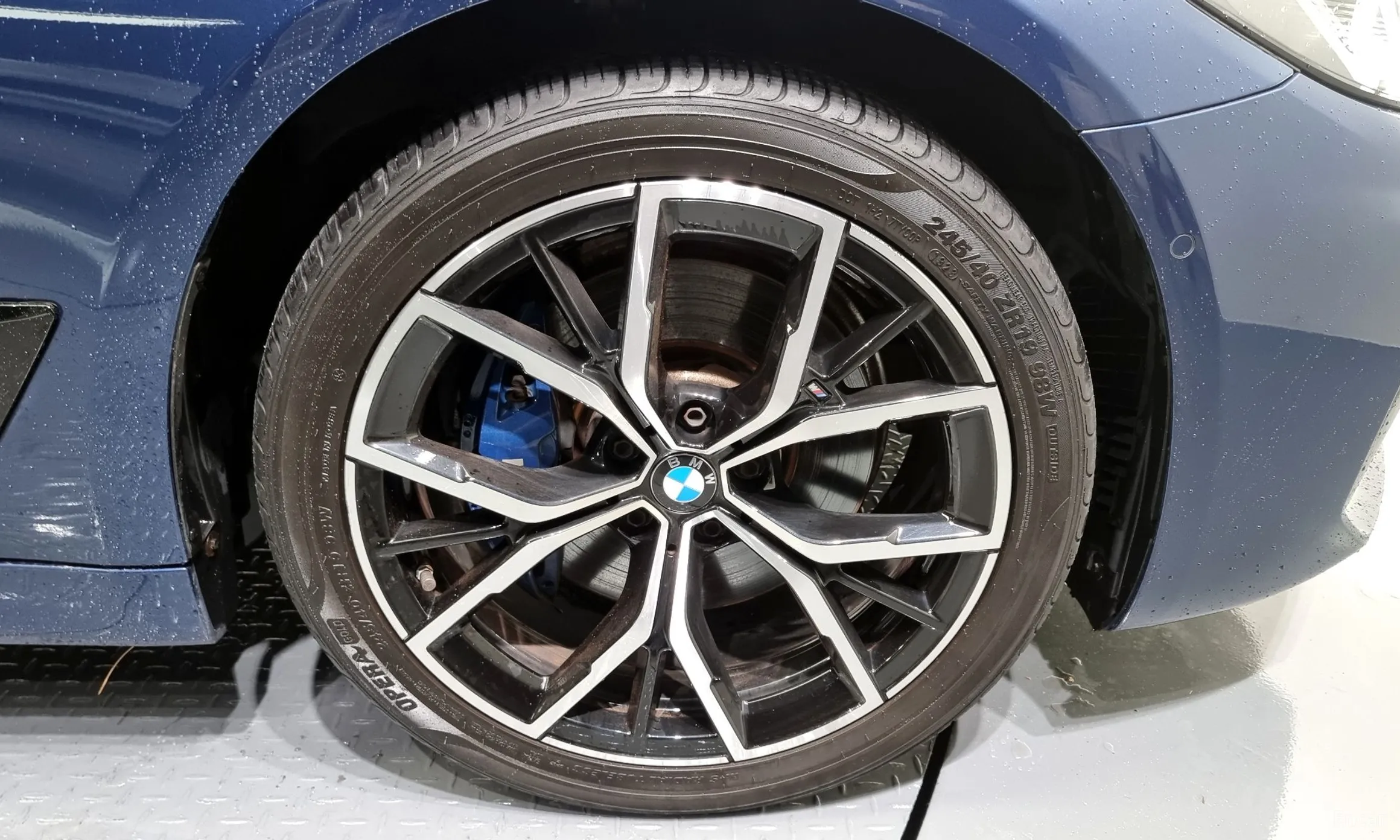 BMW 5 Series (G30) превью 5