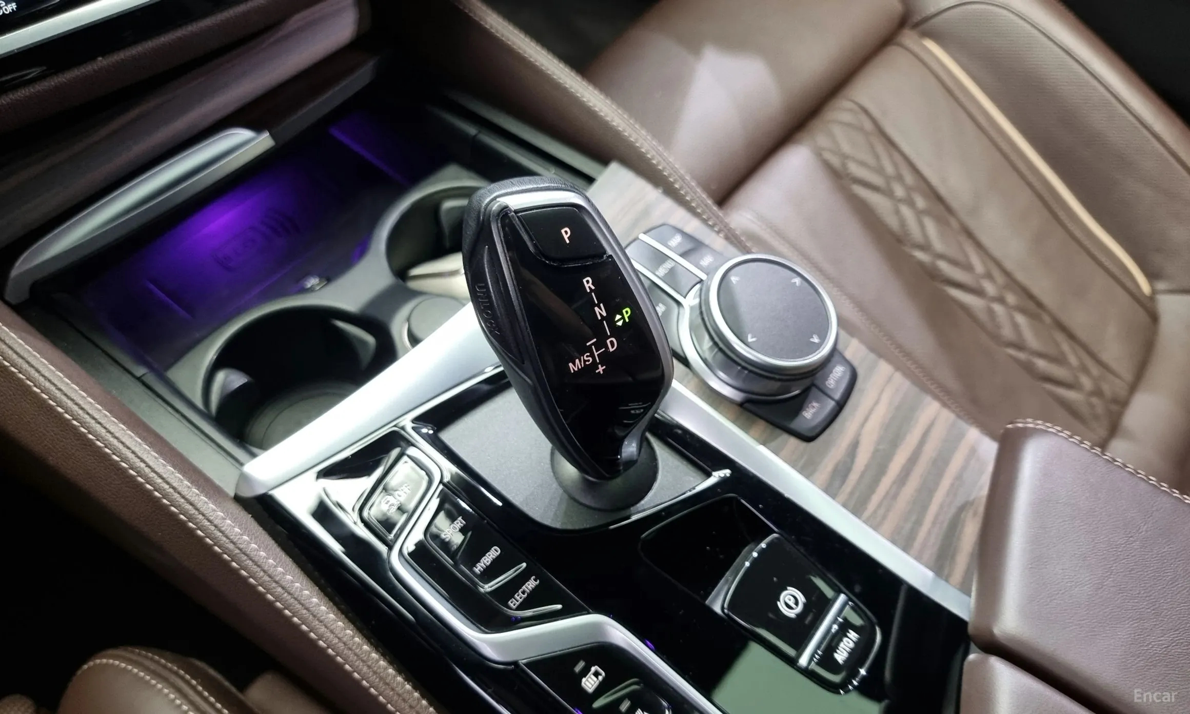 BMW 5 Series (G30) превью 9