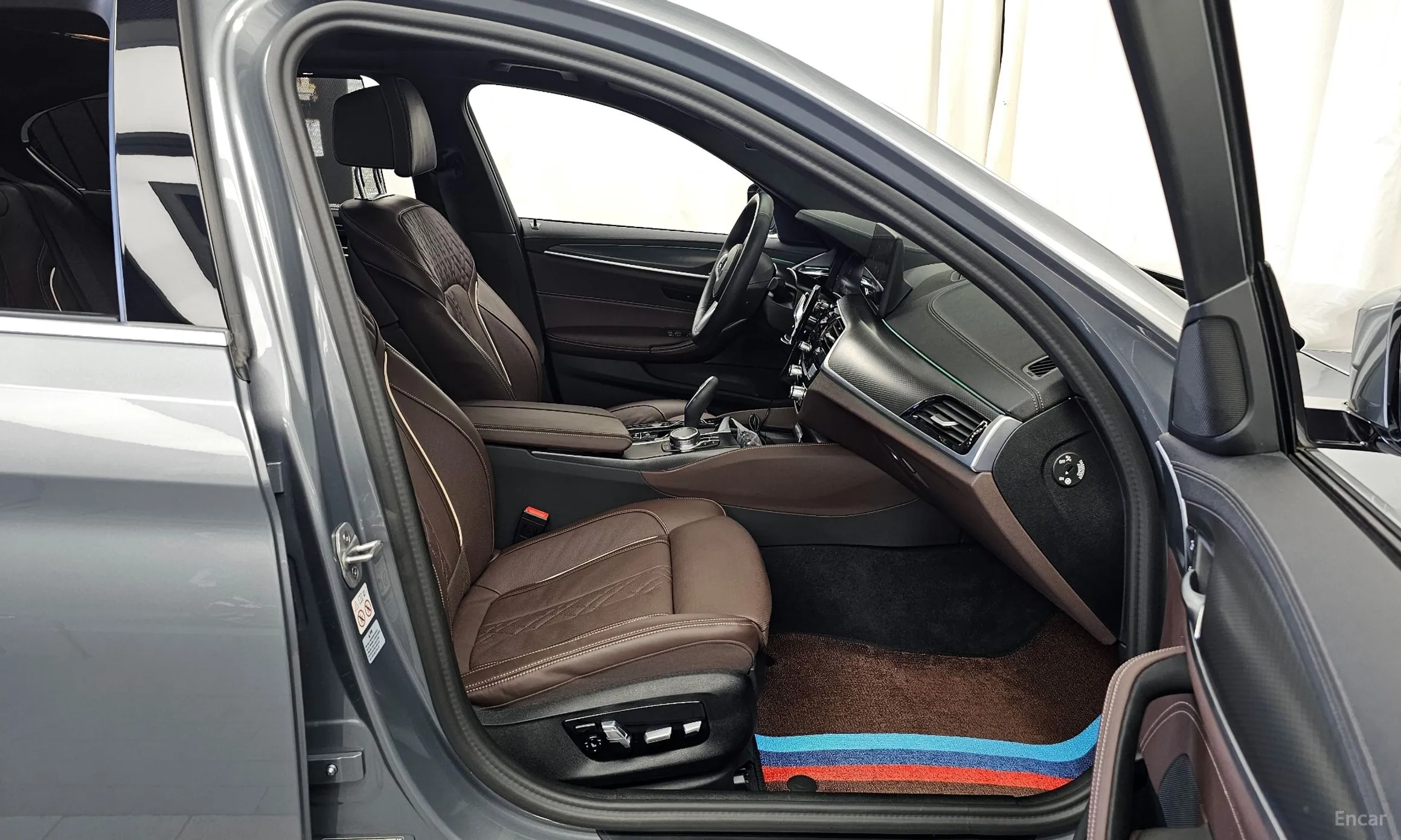 BMW 5 Series (G30) превью 11