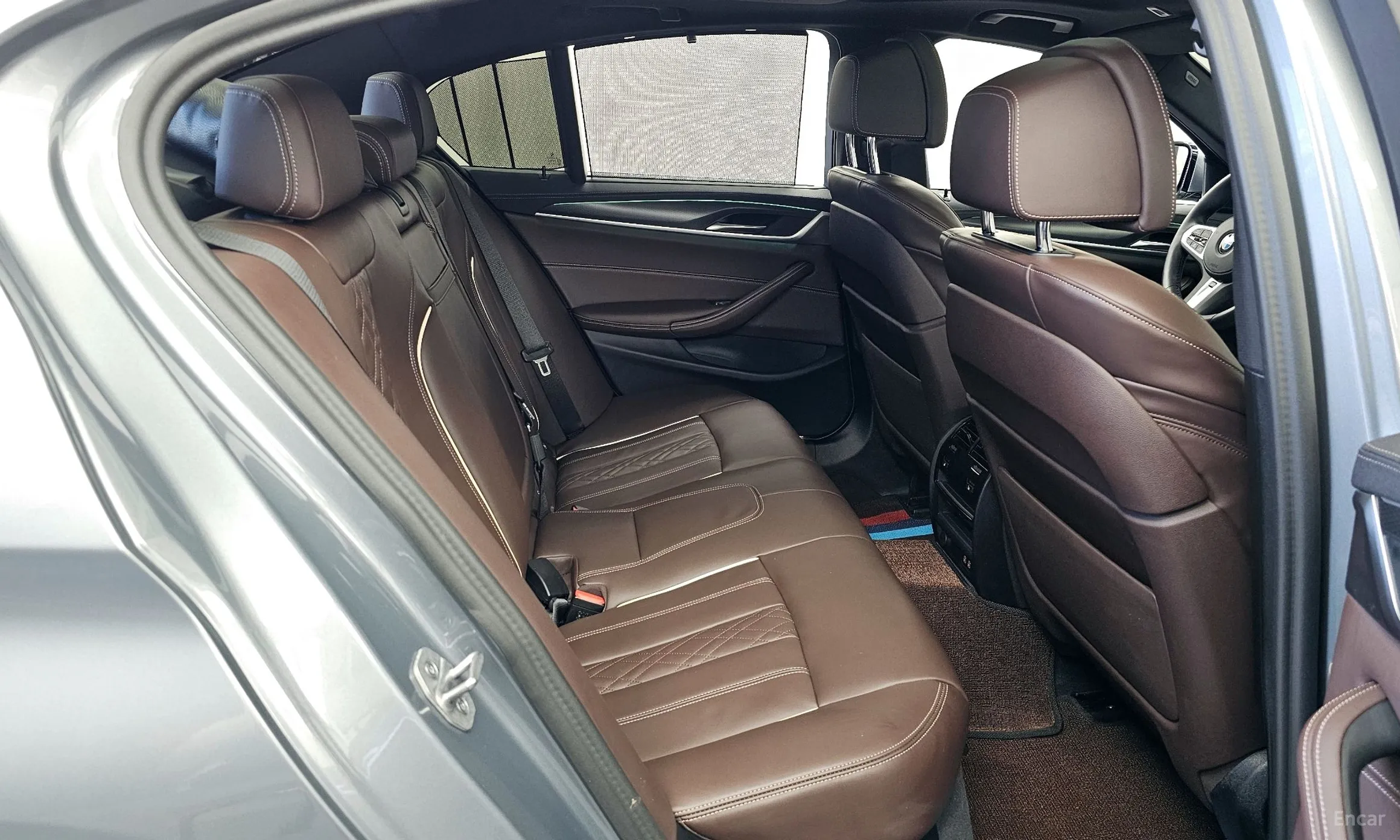 BMW 5 Series (G30) превью 12