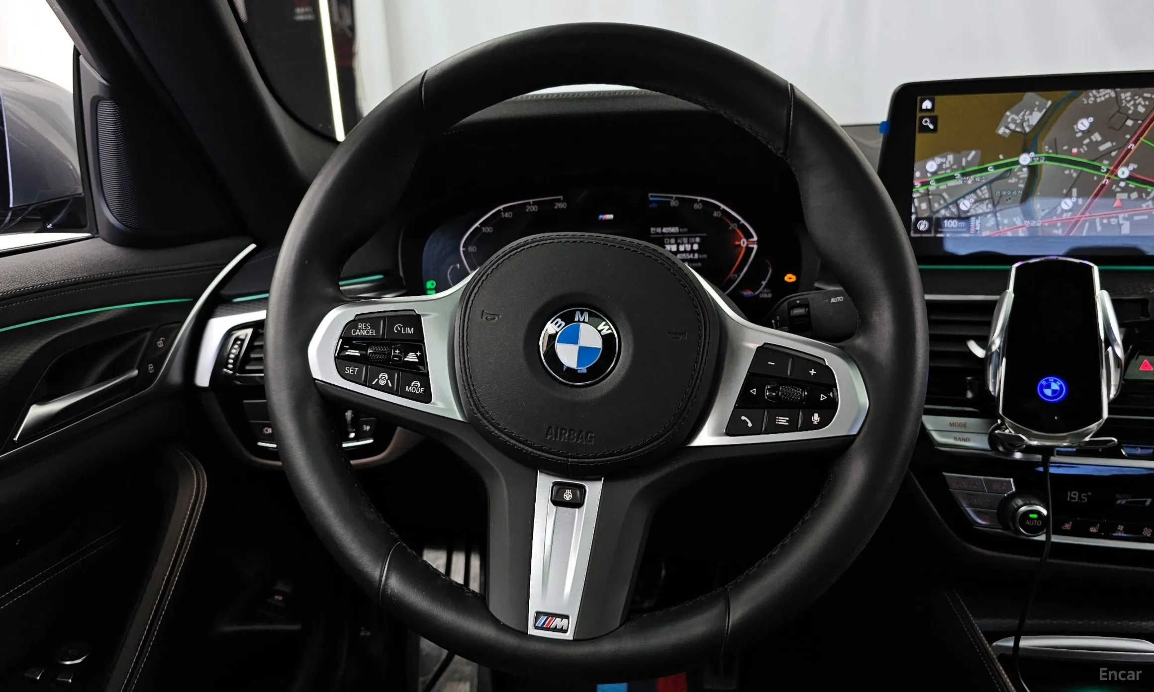 BMW 5 Series (G30) превью 13