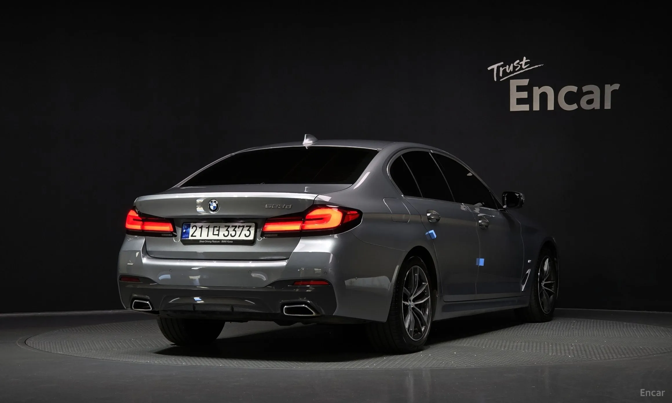 BMW 5 Series (G30) превью 2