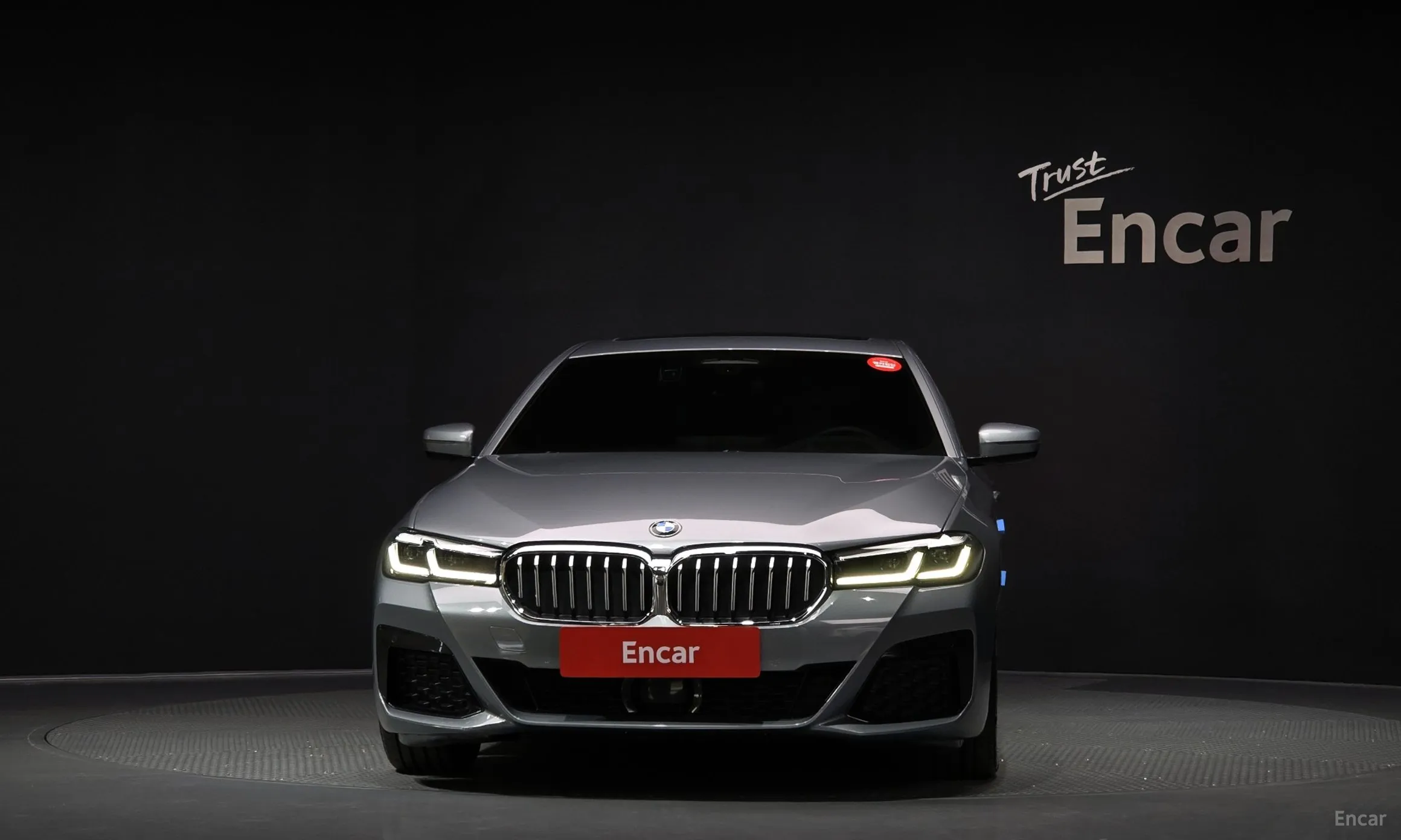 BMW 5 Series (G30) превью 3