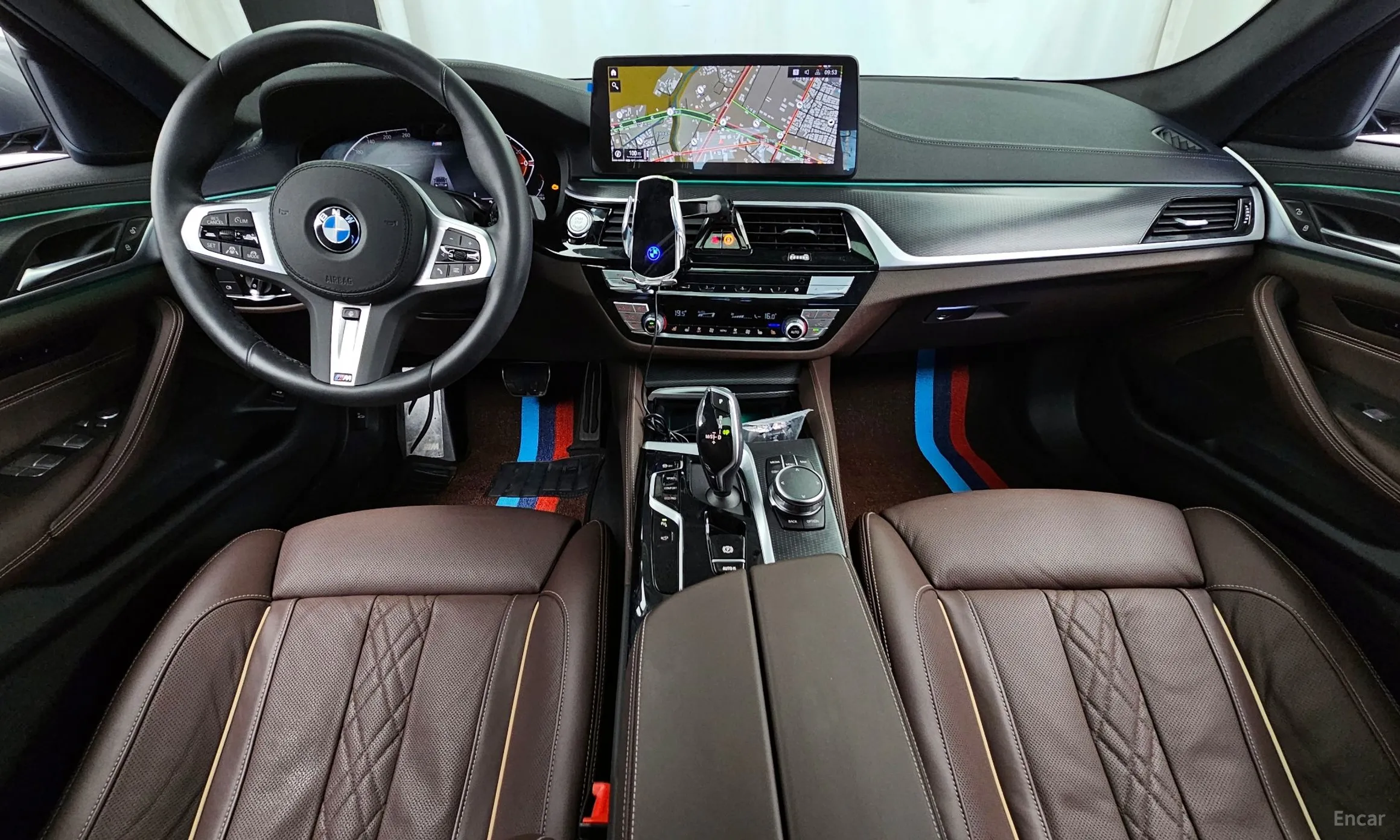BMW 5 Series (G30) превью 7