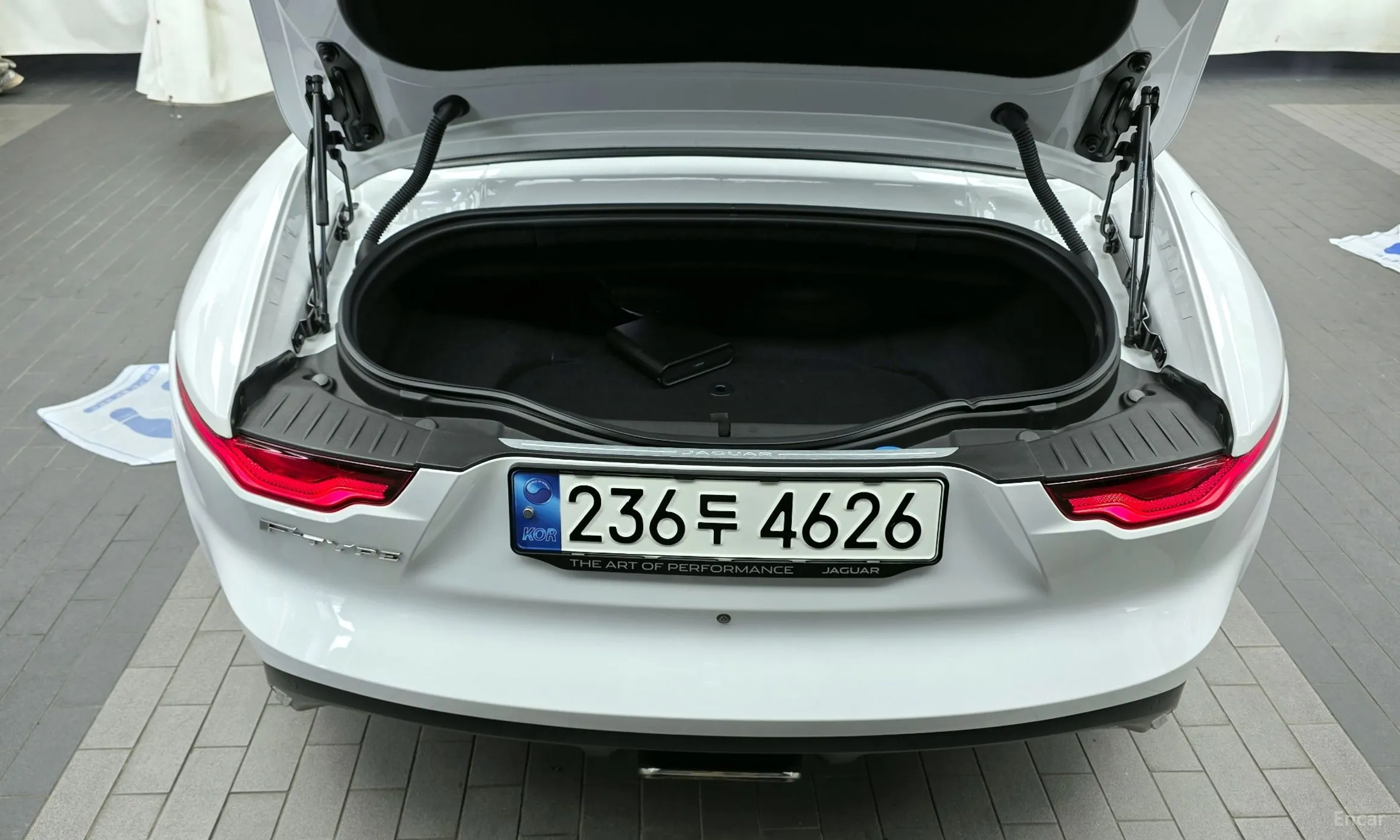 Jaguar F-TYPE превью 20