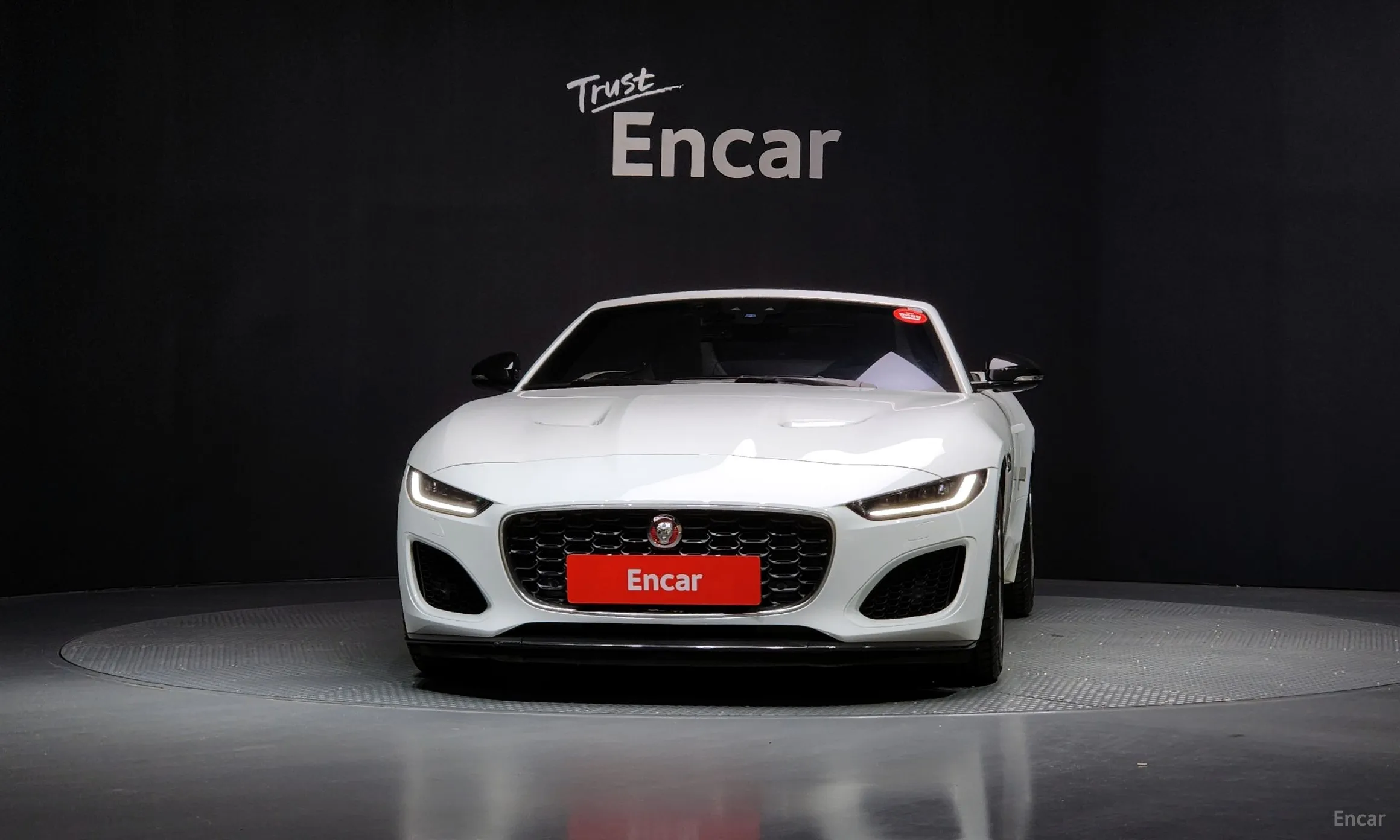 Jaguar F-TYPE превью 3