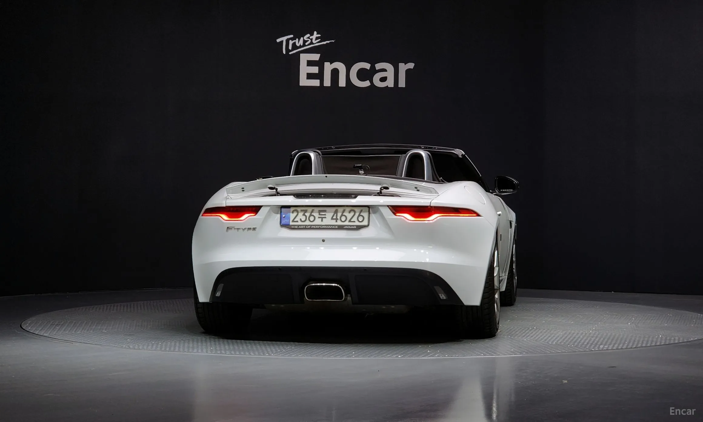 Jaguar F-TYPE превью 4