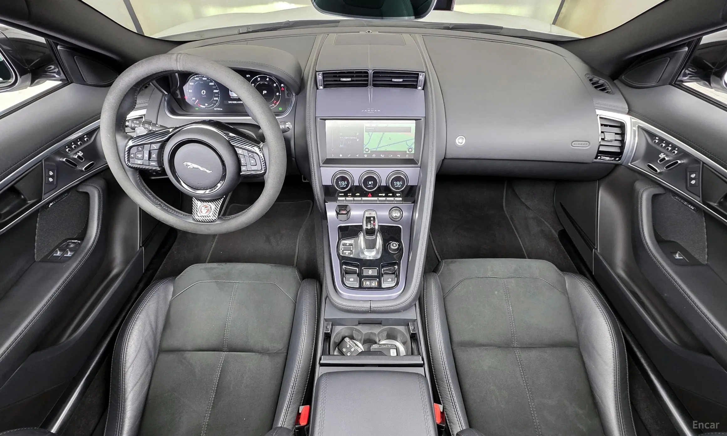 Jaguar F-TYPE превью 7