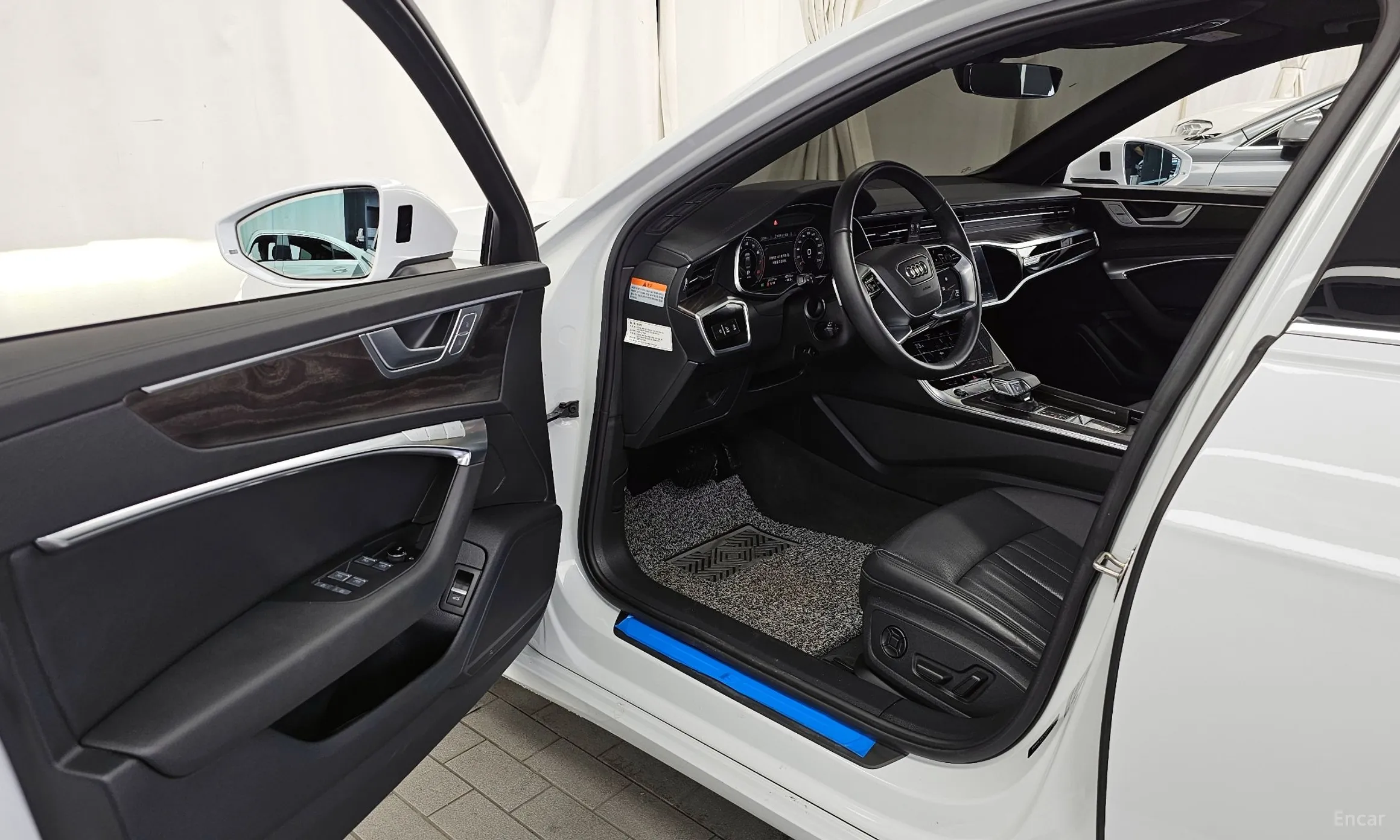 Audi A6 (C8) превью 10