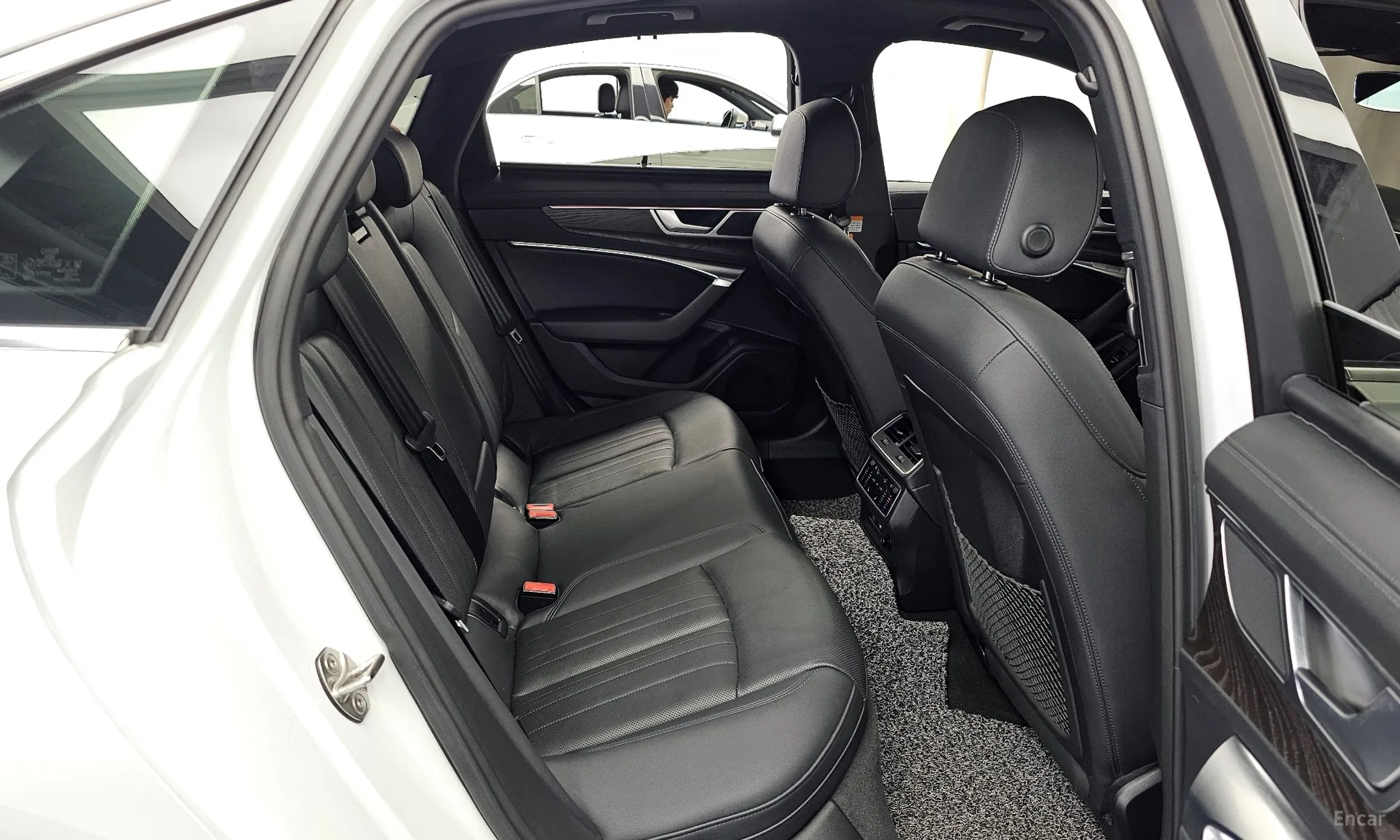 Audi A6 (C8) превью 12