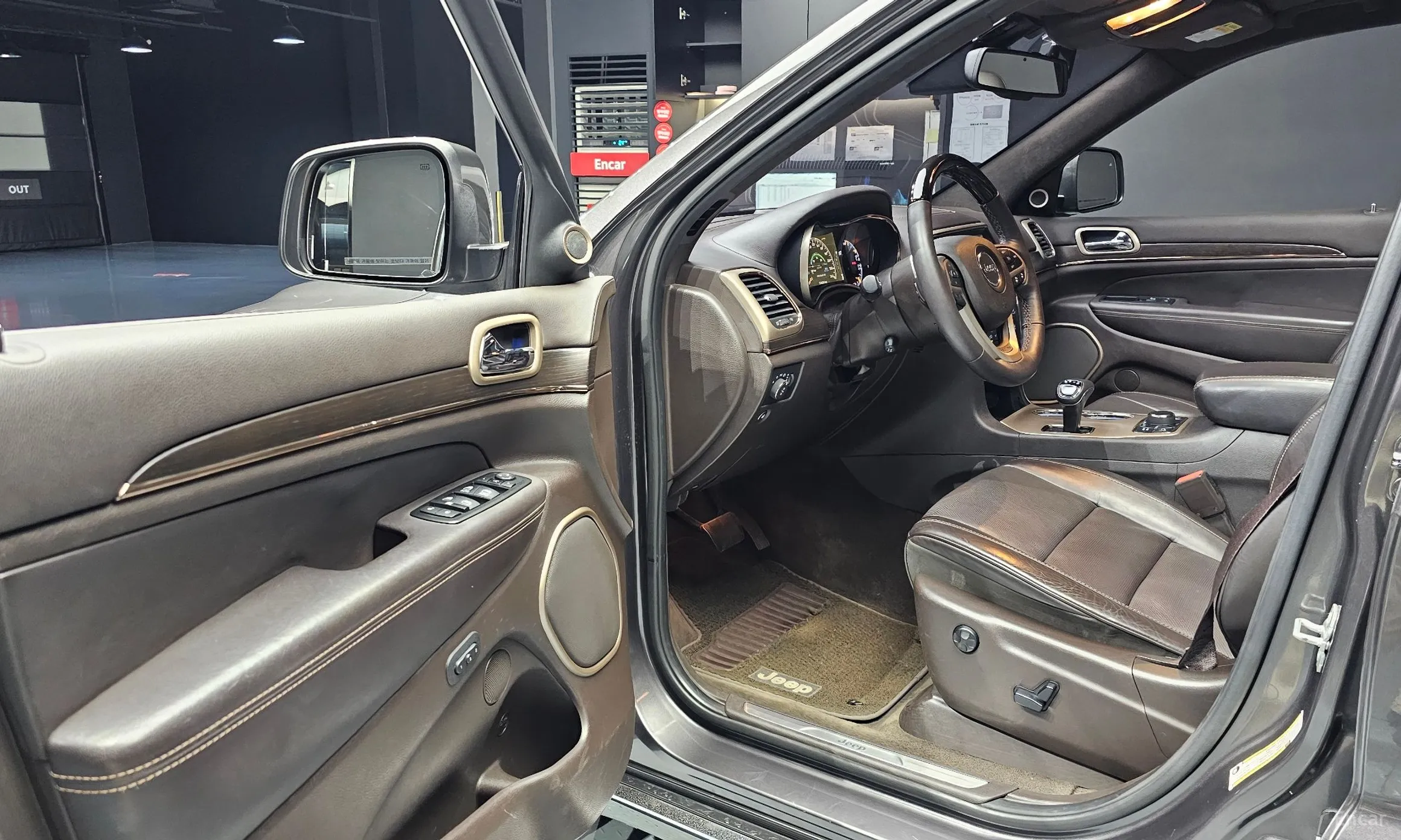 Jeep Grand Cherokee превью 11