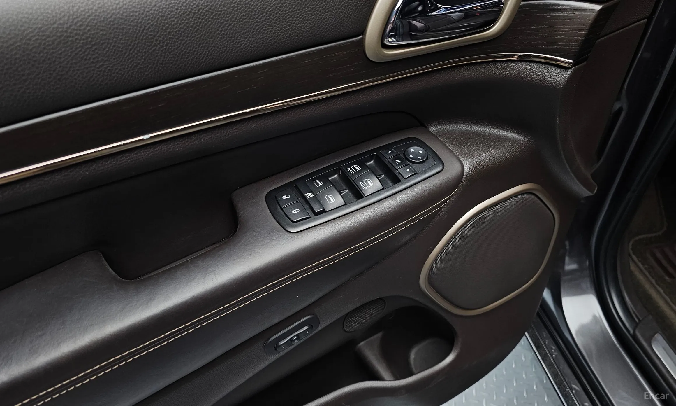 Jeep Grand Cherokee превью 16