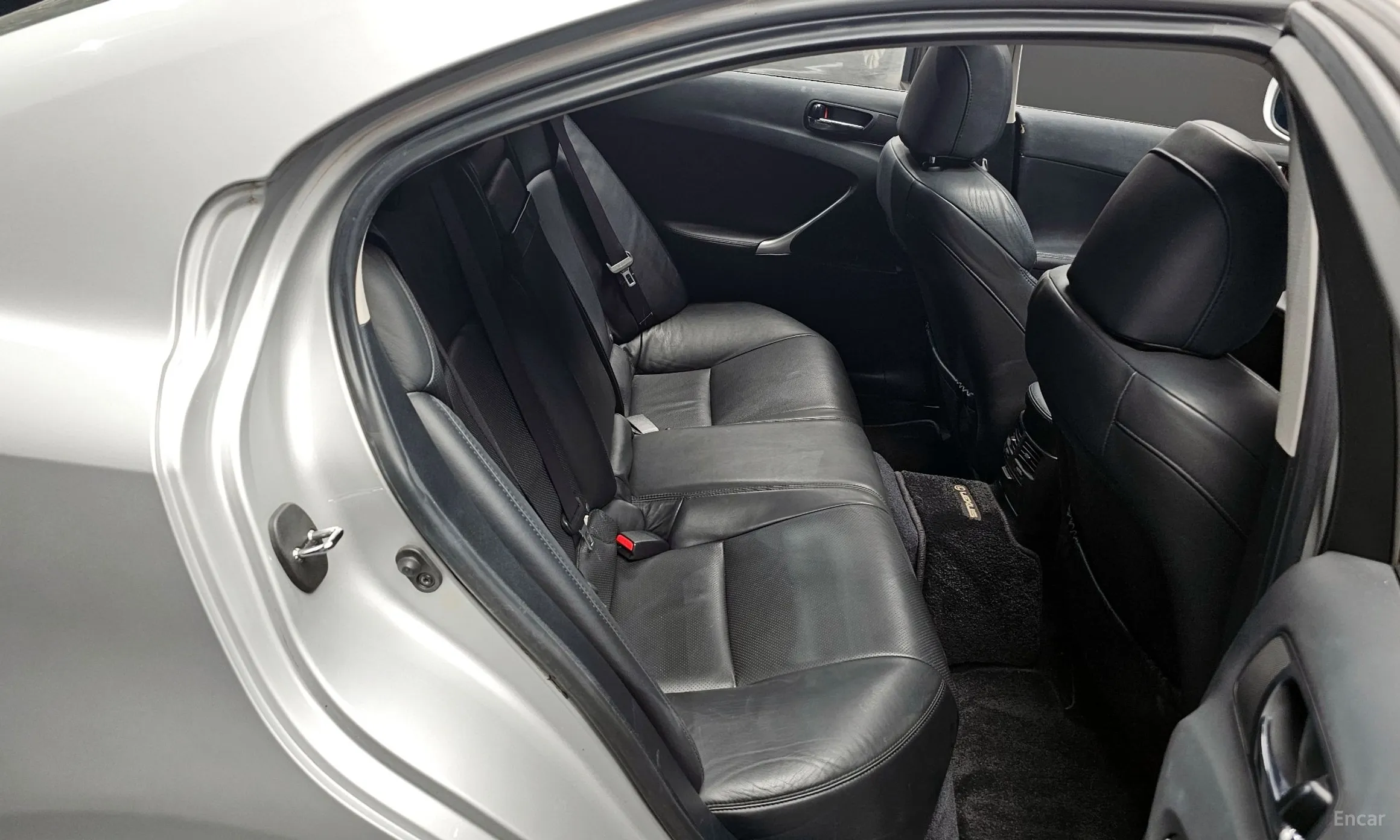 Lexus IS250 превью 11